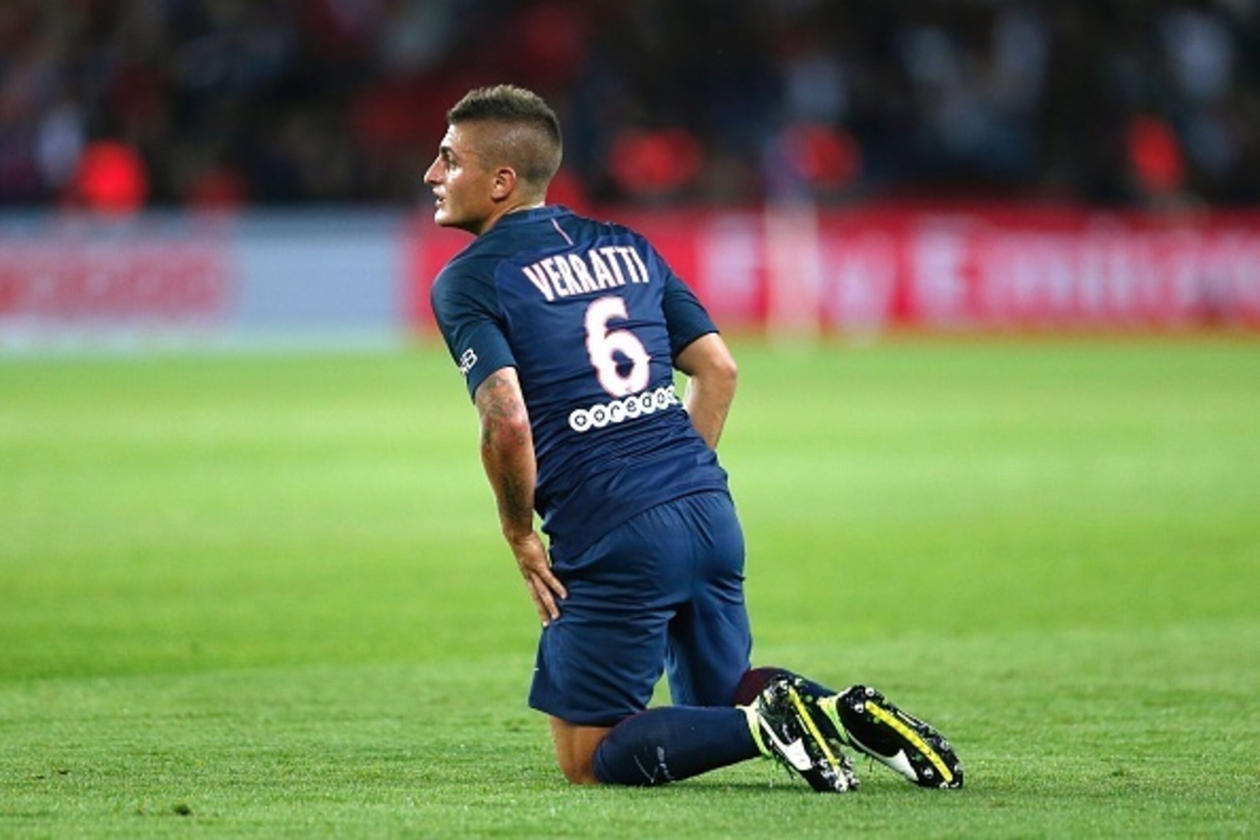 Paris Saint-Germain's Italian midfielder Marco Verratti reacts after scoring during the French Ligue 1 Football match between Paris Saint Germain (PSG) and Metz on August 21, 2016 at the Parc des Princes stadium in Paris. / AFP / MATTHIEU ALEXANDRE       