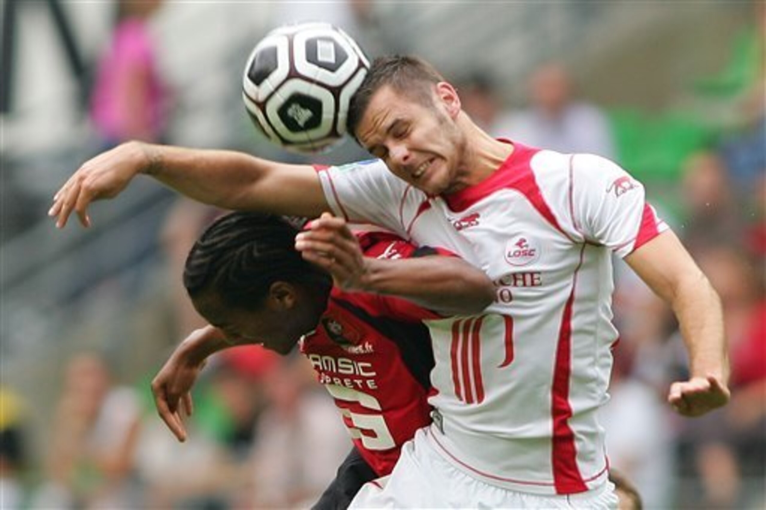 Nicolas Plestan (right) was a great option in the air.