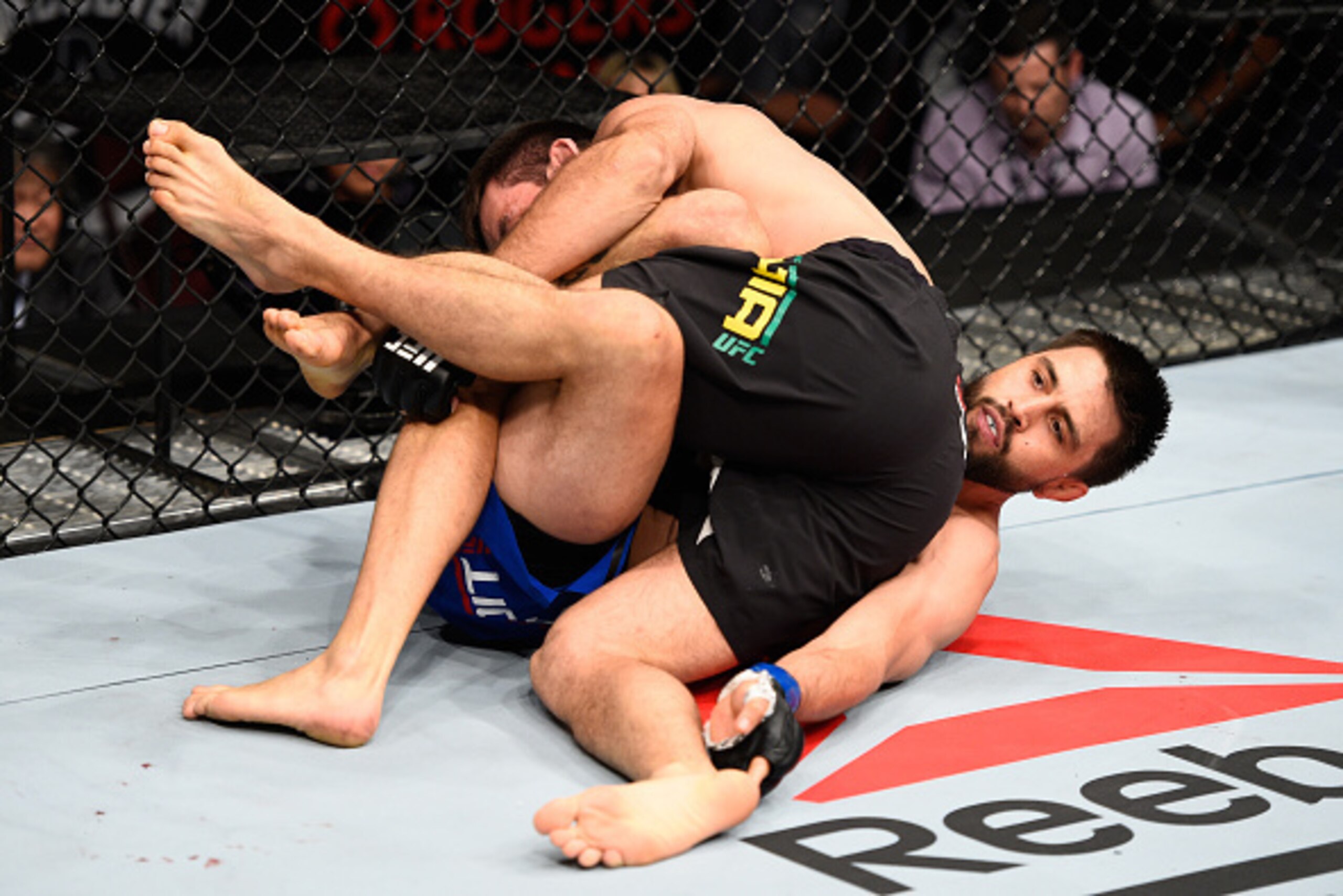 VANCOUVER, BC - AUGUST 27: Demian Maia of Brazil (top) controls the body of Carlos Condit of the United States in their welterweight bout during the UFC Fight Night event at Rogers Arena on August 27, 2016 in Vancouver, British Columbia, Canada. (Photo by VANCOUVER, BC - AUGUST 27: Demian Maia of Brazil (top) controls the body of Carlos Condit of the United States in their welterweight bout during the UFC Fight Night event at Rogers Arena on August 27, 2016 in Vancouver, British Columbia, Canada. (Photo by