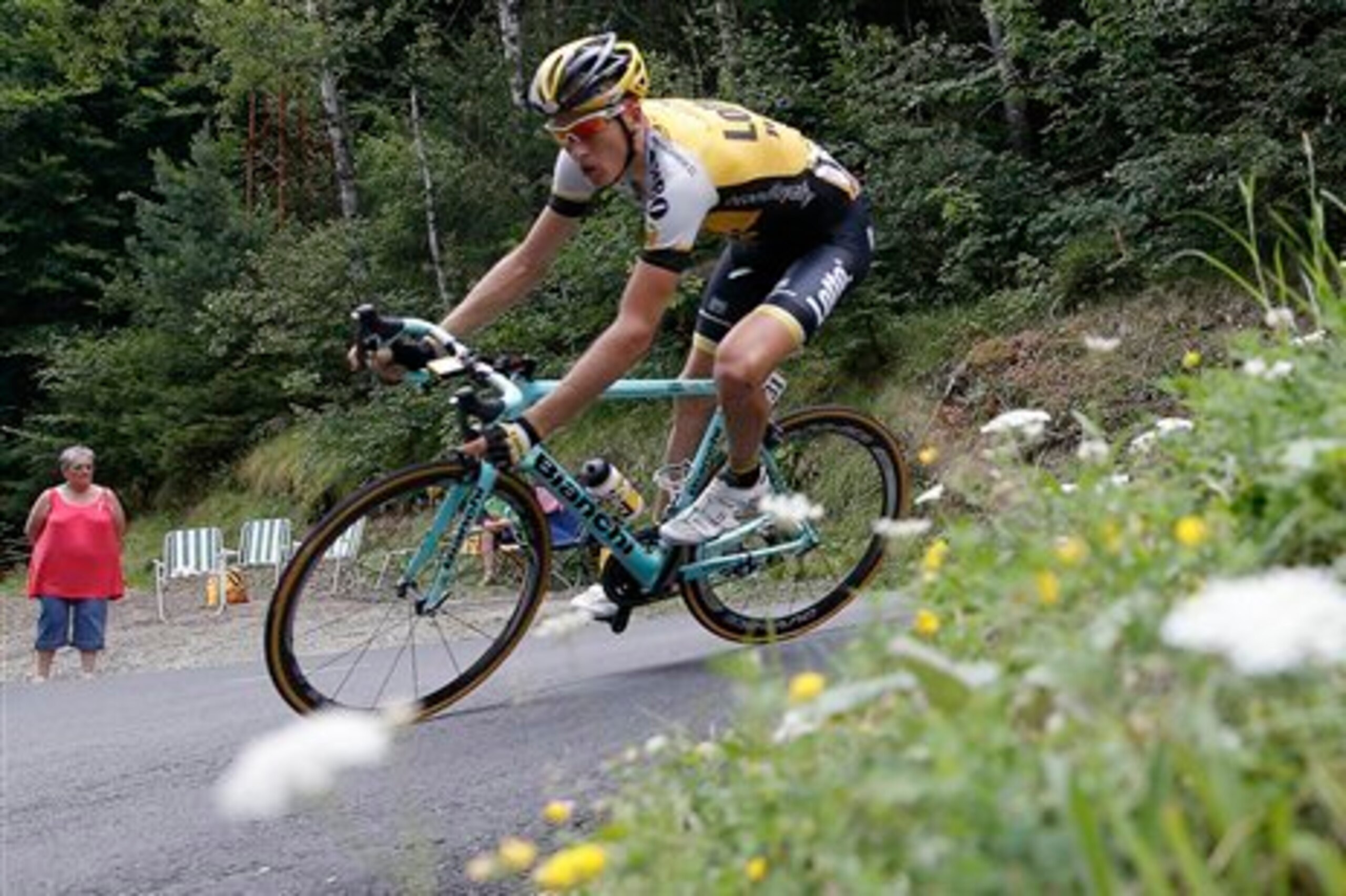 Robert Gesink lost a late lead on Monday to finish second in Stage 10.