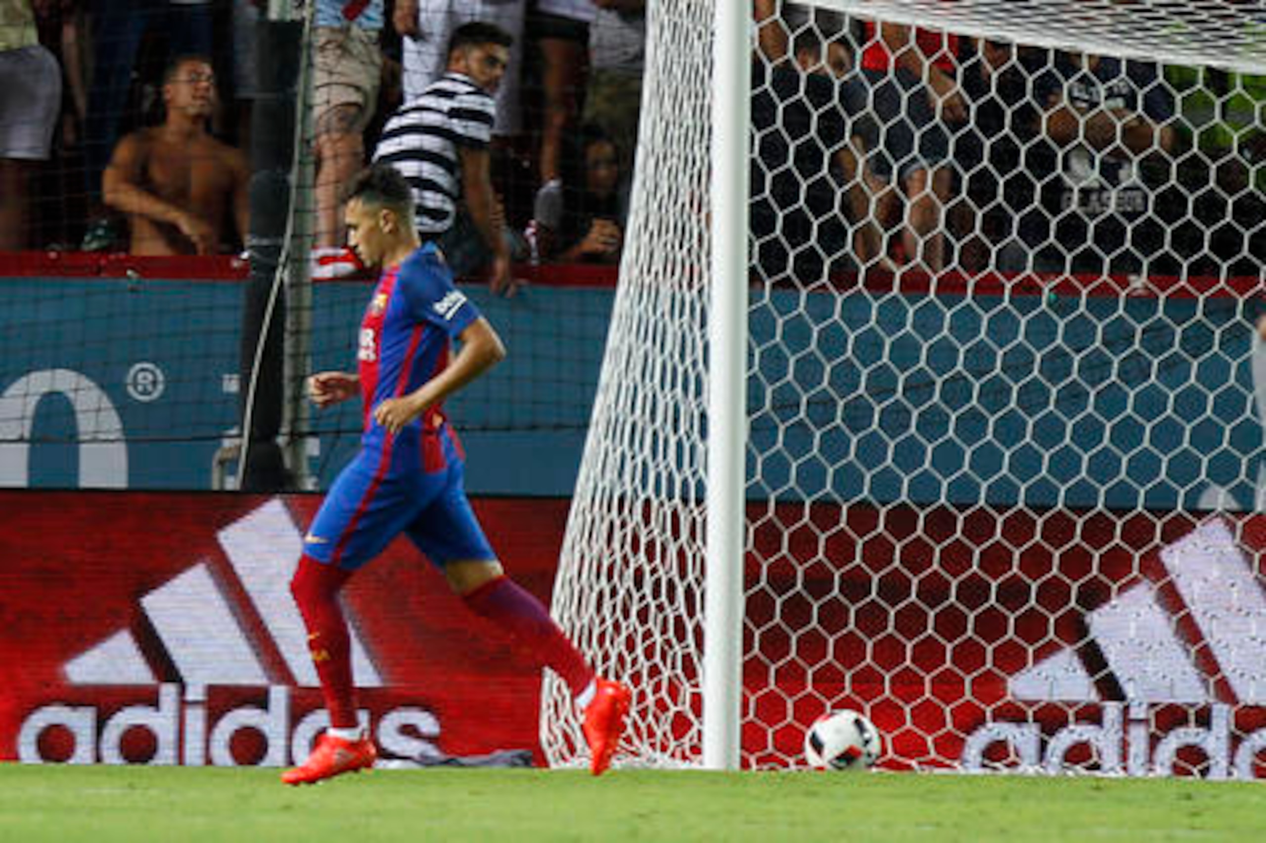 Munir El Haddadi is going to Valencia on loan.