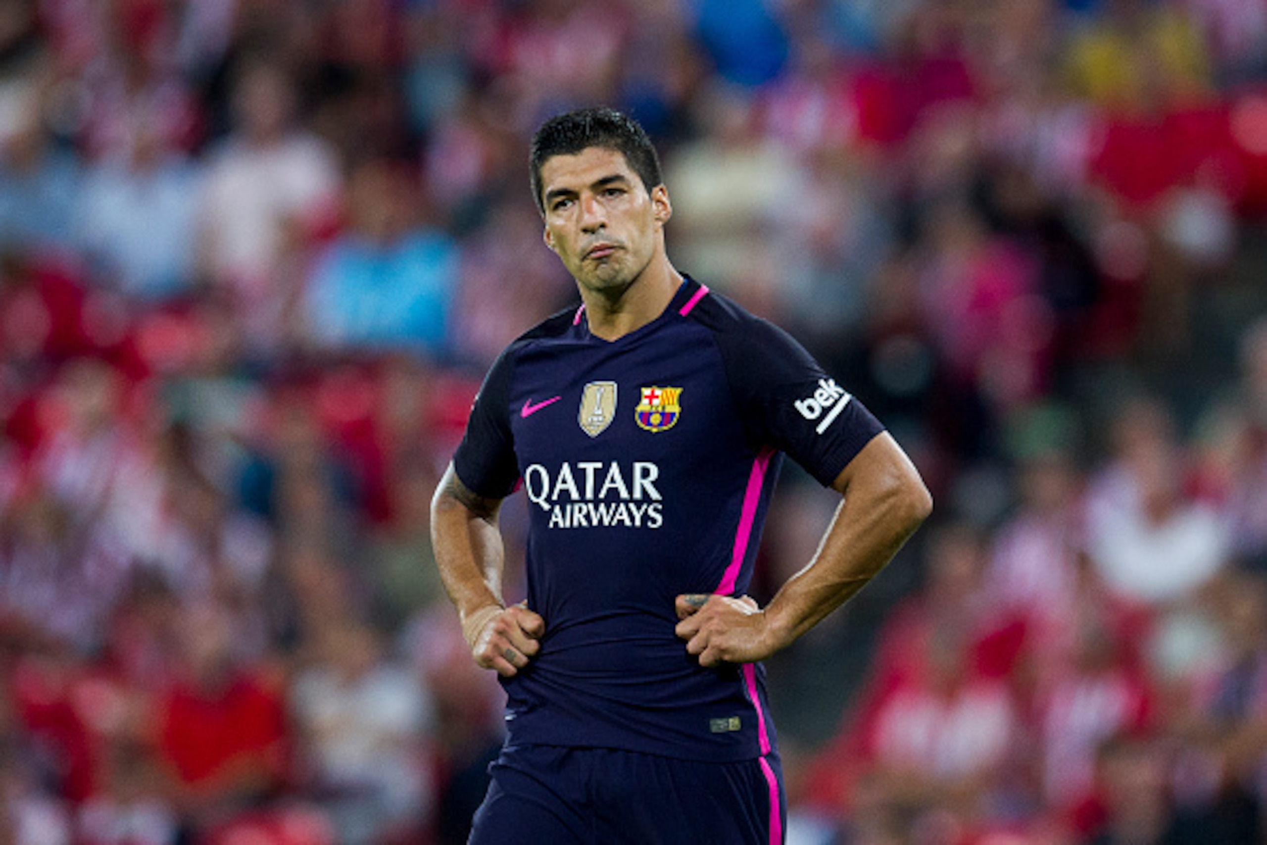 BILBAO, SPAIN - AUGUST 28:  Luis Suarez of FC Barcelona reacts during the La Liga match between Athletic Club Bilbao and FC Barcelona at San Mames Stadium on August 28, 2016 in Bilbao, Spain.  (Photo by Juan Manuel Serrano Arce/Getty Images)