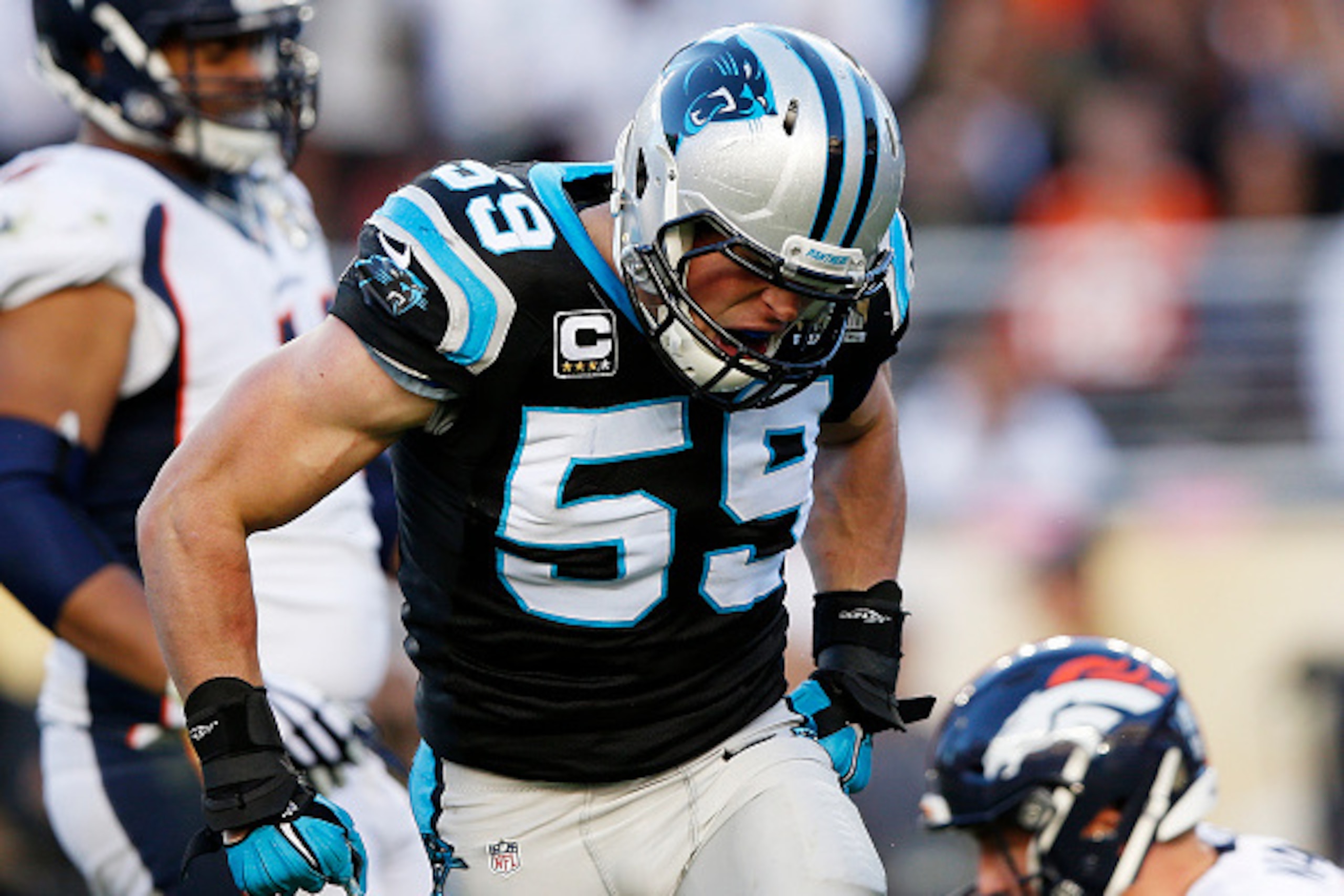 SANTA CLARA, CA - FEBRUARY 07:   Luke Kuechly #59 of the Carolina Panthers reacts after a play against the Denver Broncos in the first quarter during Super Bowl 50 at Levi's Stadium on February 7, 2016 in Santa Clara, California.  (Photo by Ezra Shaw/Gett