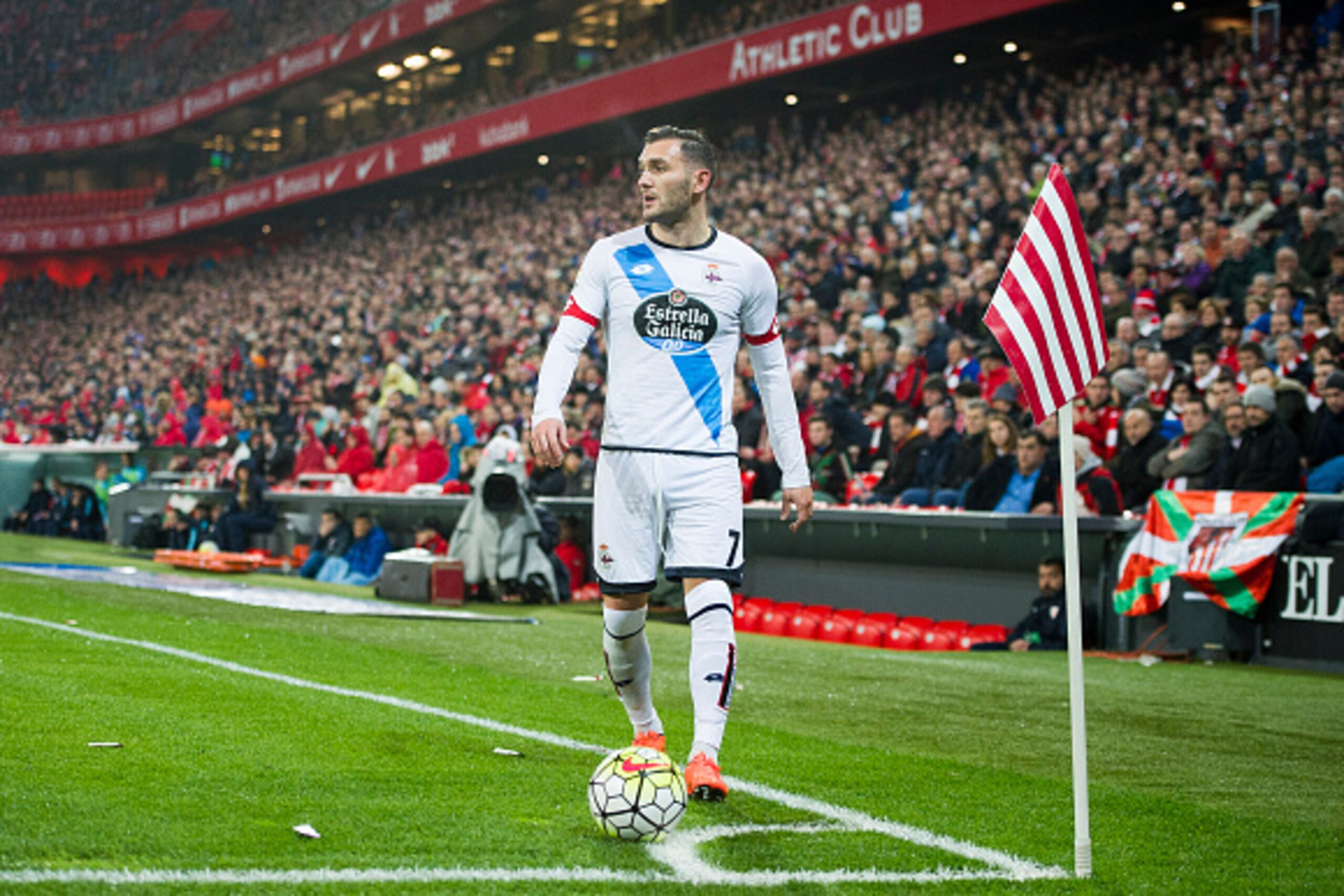 BILBAO, SPAIN - MARCH 02:  Lucas Perez of Deportivo La Coruna reacts during the La Liga match between Athletic Club Bilbao and RC Deportivo La Coruna at San Mames Stadium on March 2, 2016 in Bilbao, Spain.  (Photo by Juan Manuel Serrano Arce/Getty Images)