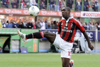 MILAN, ITALY - MAY 13:  Clarence Seedorf #10 of AC Milan during the Serie A match between AC Milan and Novara Calcio at Stadio Giuseppe Meazza on May 13, 2012 in Milan, Italy.  (Photo by Claudio Villa/Getty Images)