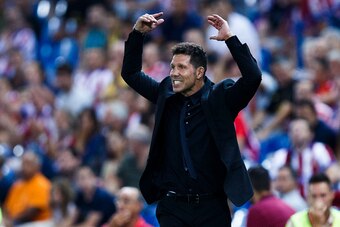 MADRID, SPAIN - AUGUST 21: Head coach Diego Pablo Simeone of Atletico de Madrid reacts during the La Liga match between Club Atletico de Madrid and Deportivo Alaves at Vicente Calderon stadium on August 21, 2016 in Madrid, Spain. (Photo by Gonzalo Arroyo 
