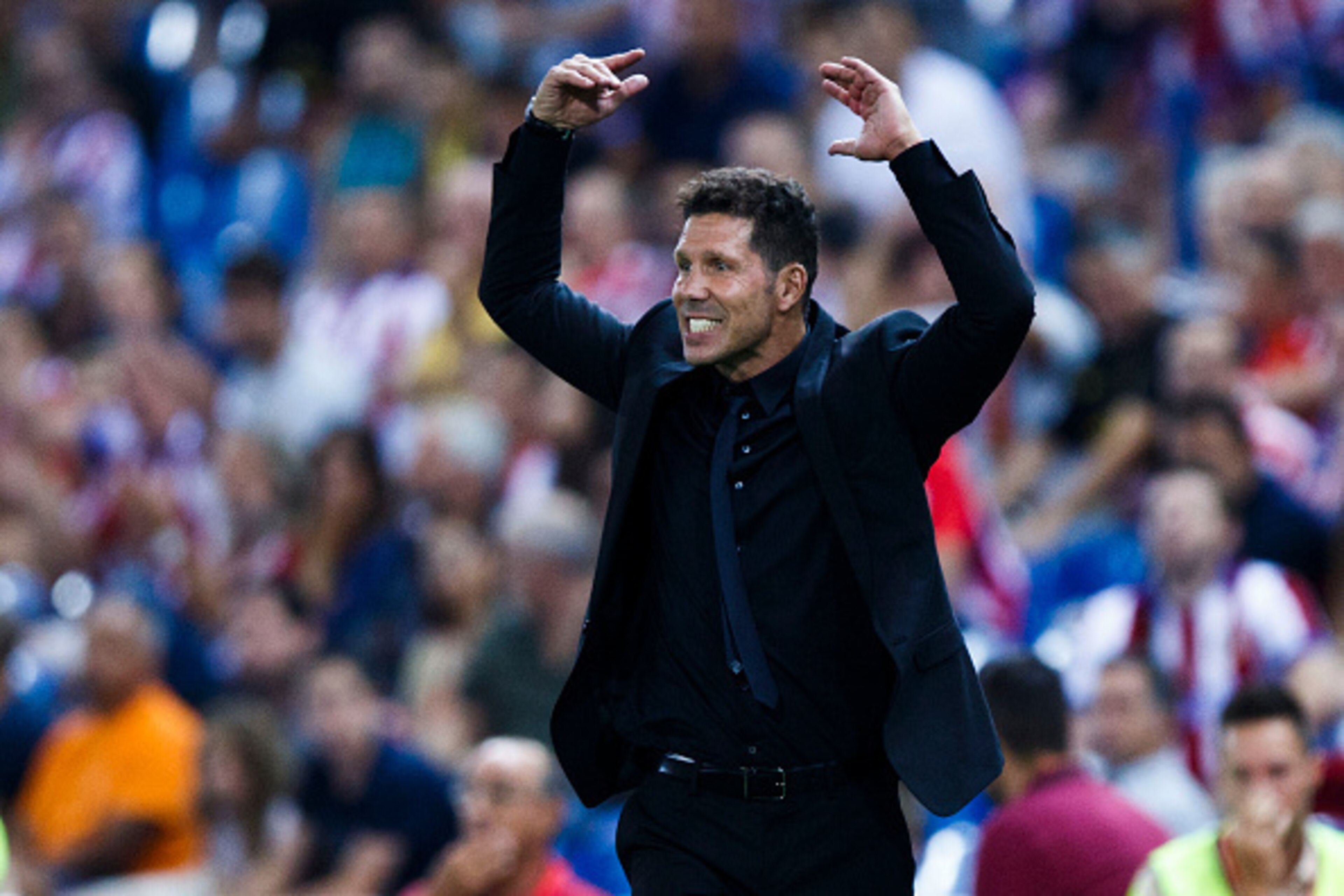MADRID, SPAIN - AUGUST 21: Head coach Diego Pablo Simeone of Atletico de Madrid reacts during the La Liga match between Club Atletico de Madrid and Deportivo Alaves at Vicente Calderon stadium on August 21, 2016 in Madrid, Spain. (Photo by Gonzalo Arroyo MADRID, SPAIN - AUGUST 21: Head coach Diego Pablo Simeone of Atletico de Madrid reacts during the La Liga match between Club Atletico de Madrid and Deportivo Alaves at Vicente Calderon stadium on August 21, 2016 in Madrid, Spain. (Photo by Gonzalo Arroyo