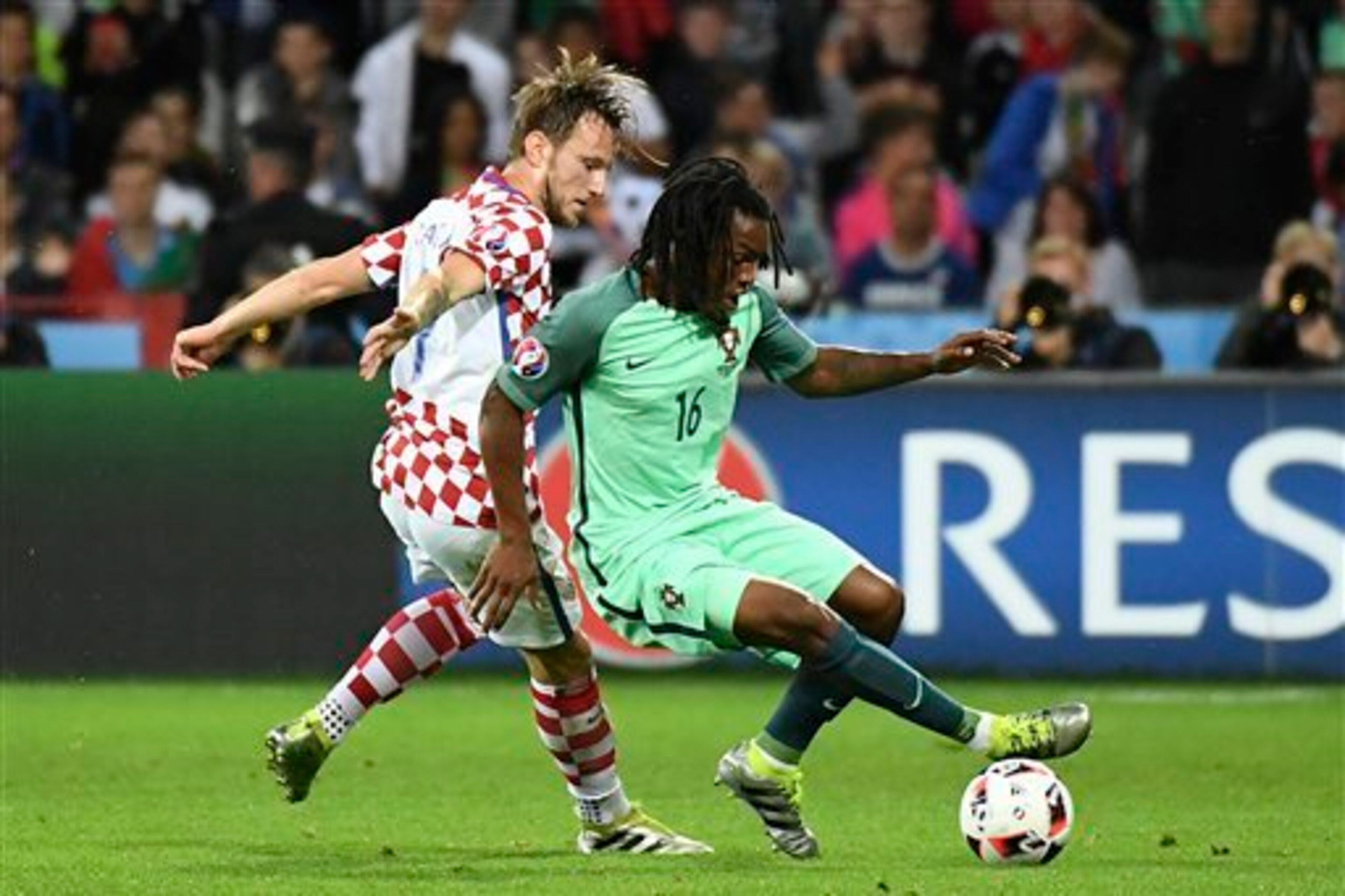 Rakitic playing for Croatia in Euro 2016.