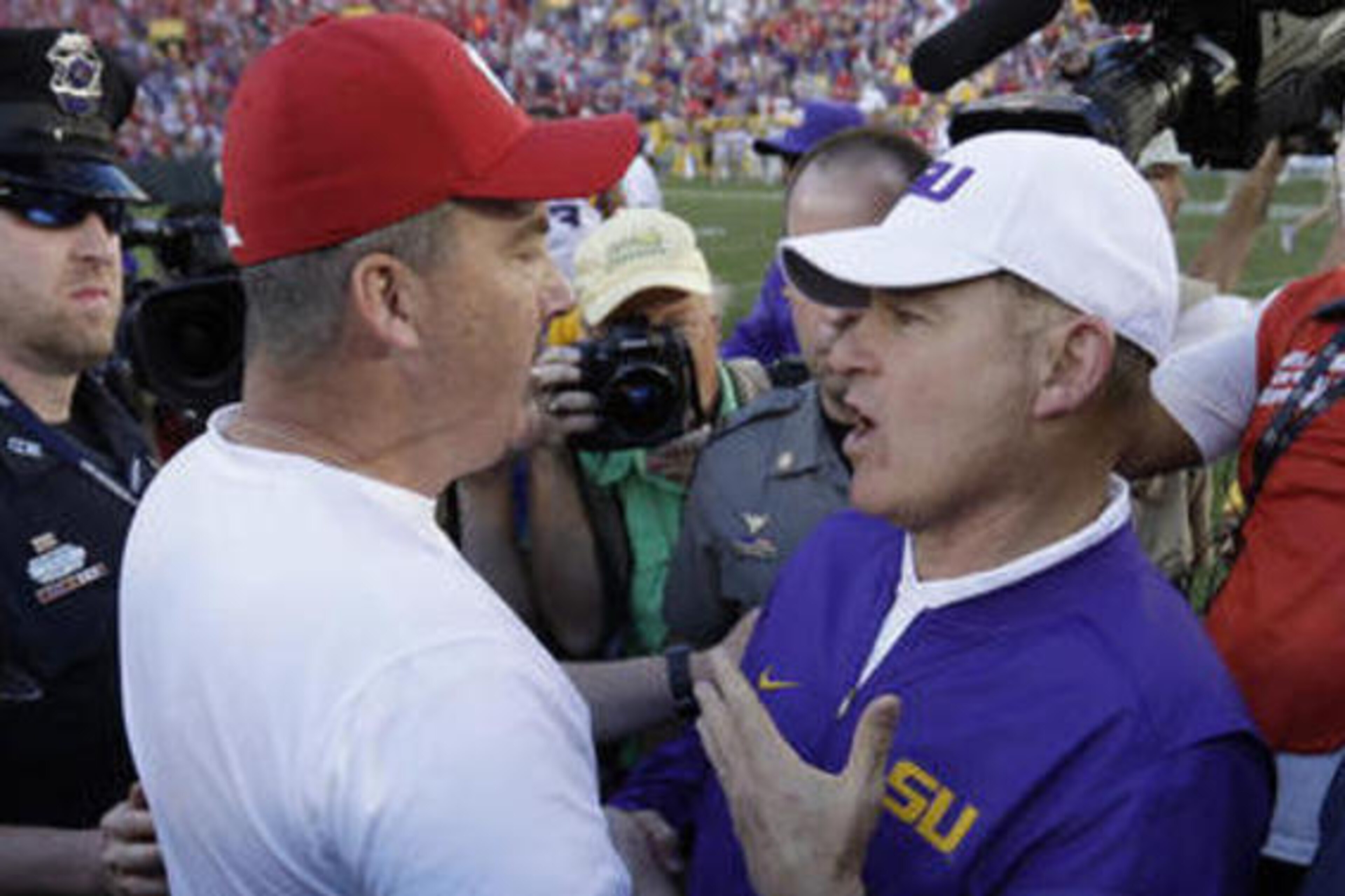 After losing to a team Alabama defeated 35-17 during last year's opening weekend, Les Miles is firmly on the hot seat at LSU.