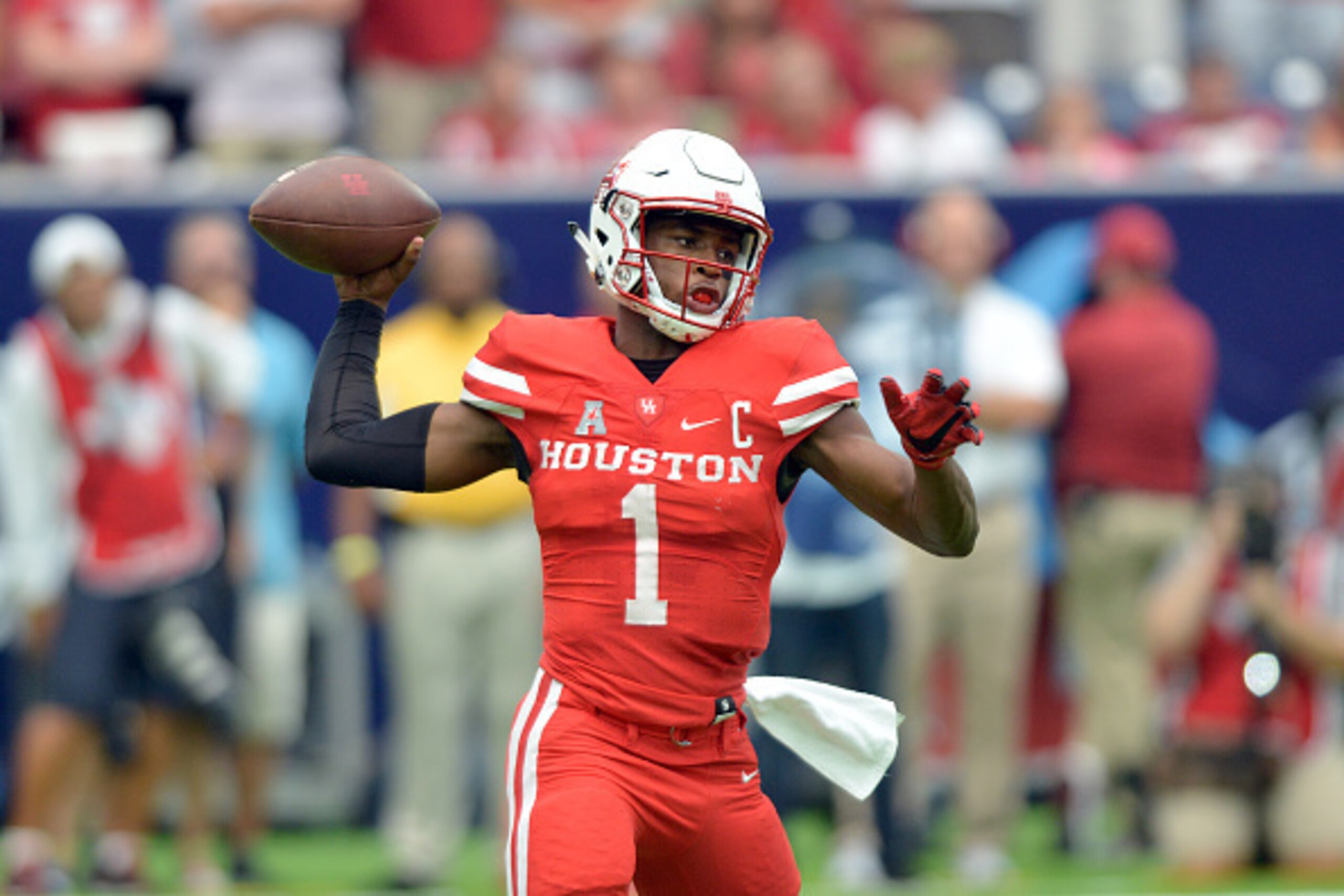Houston, TX - SEPTEMBER 3: Quarterback Greg Ward Jr. #1of the Houston Cougars throws a first half pass during their game against the Oklahoma Sooners on Saturday September 3, 2016 at NRG Stadium in Houston, Texas. (Photo by Jackson Laizure/Getty Images)