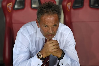 TURIN, ITALY - AUGUST 28:  FC Torino head coach Sinisa Mihajlovic looks on during the Serie A match between FC Torino and Bologna FC at Stadio Olimpico di Torino on August 28, 2016 in Turin, Italy.  (Photo by Valerio Pennicino/Getty Images)