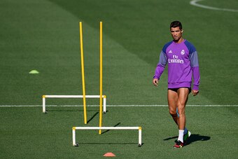 Real Madrid's Portuguese forward Cristiano Ronaldo trains at Valdebebas sport city in Madrid on August 20, 2016. / AFP / PIERRE-PHILIPPE MARCOU        (Photo credit should read PIERRE-PHILIPPE MARCOU/AFP/Getty Images)