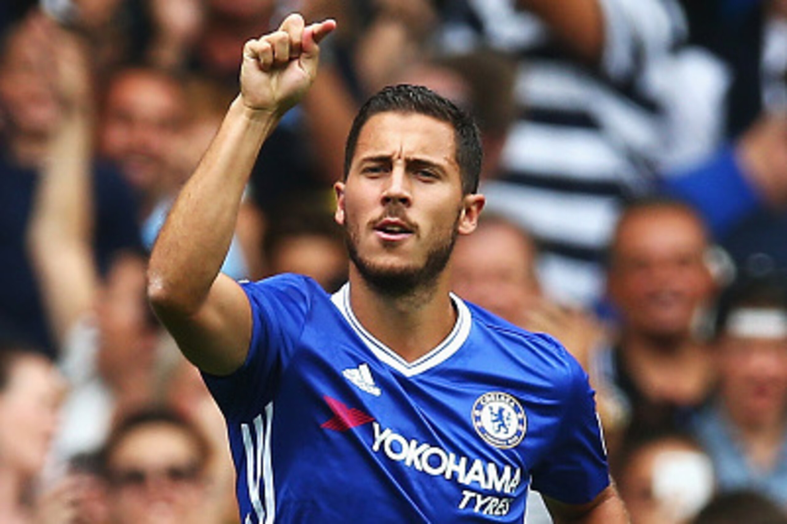 LONDON, ENGLAND - AUGUST 27: Eden Hazard of Chelsea celebrates scoring his sides first goal during the Premier League match between Chelsea and Burnley at Stamford Bridge on August 27, 2016 in London, England.  (Photo by Steve Bardens/Getty Images)