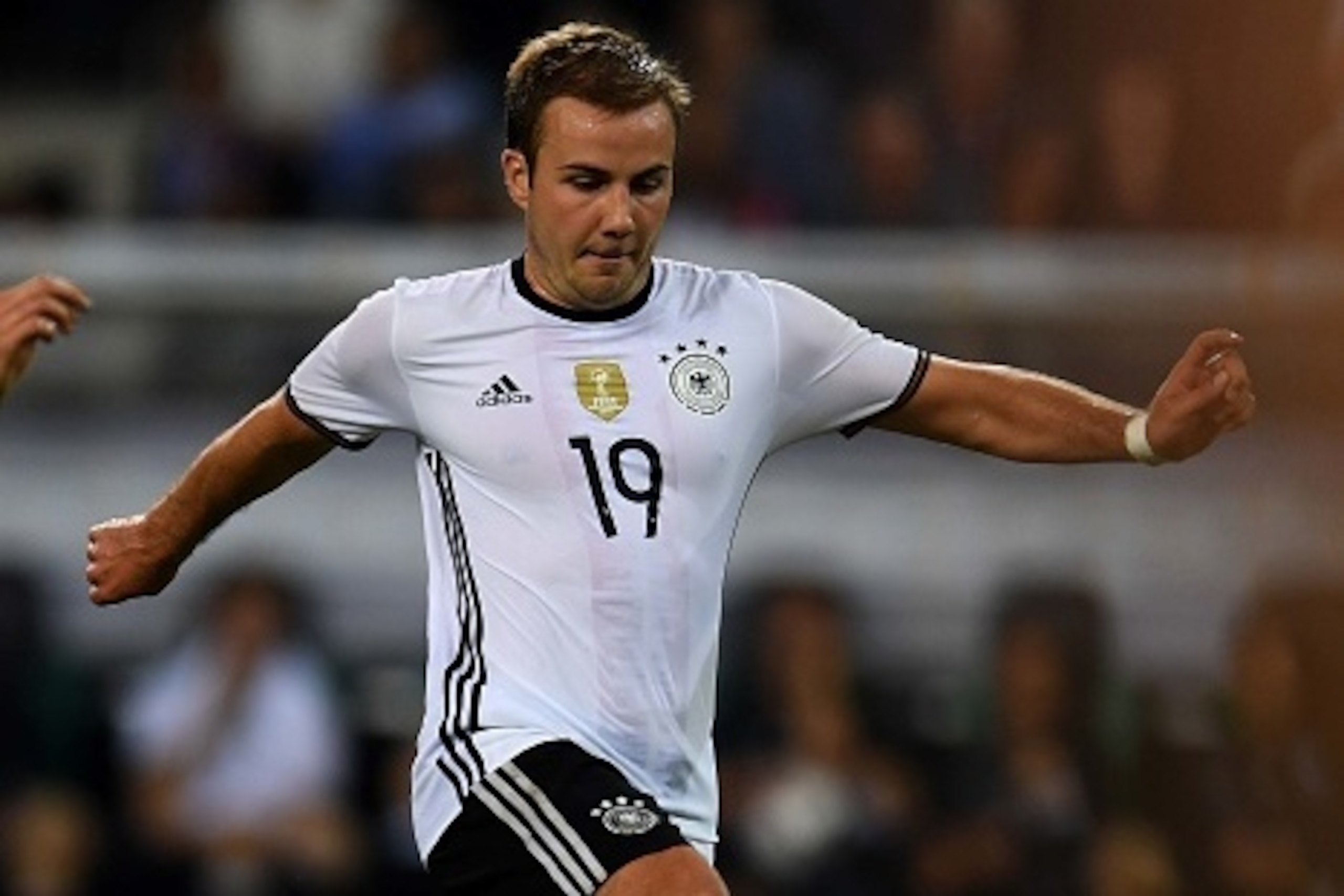 Germany's striker Mario Goetze plays the ball during the football friendly match between Germany and Finland in Monchengladbach, western Germany on on August 31, 2016.


 / AFP / PATRIK STOLLARZ        (Photo credit should read PATRIK STOLLARZ/AFP/Getty I