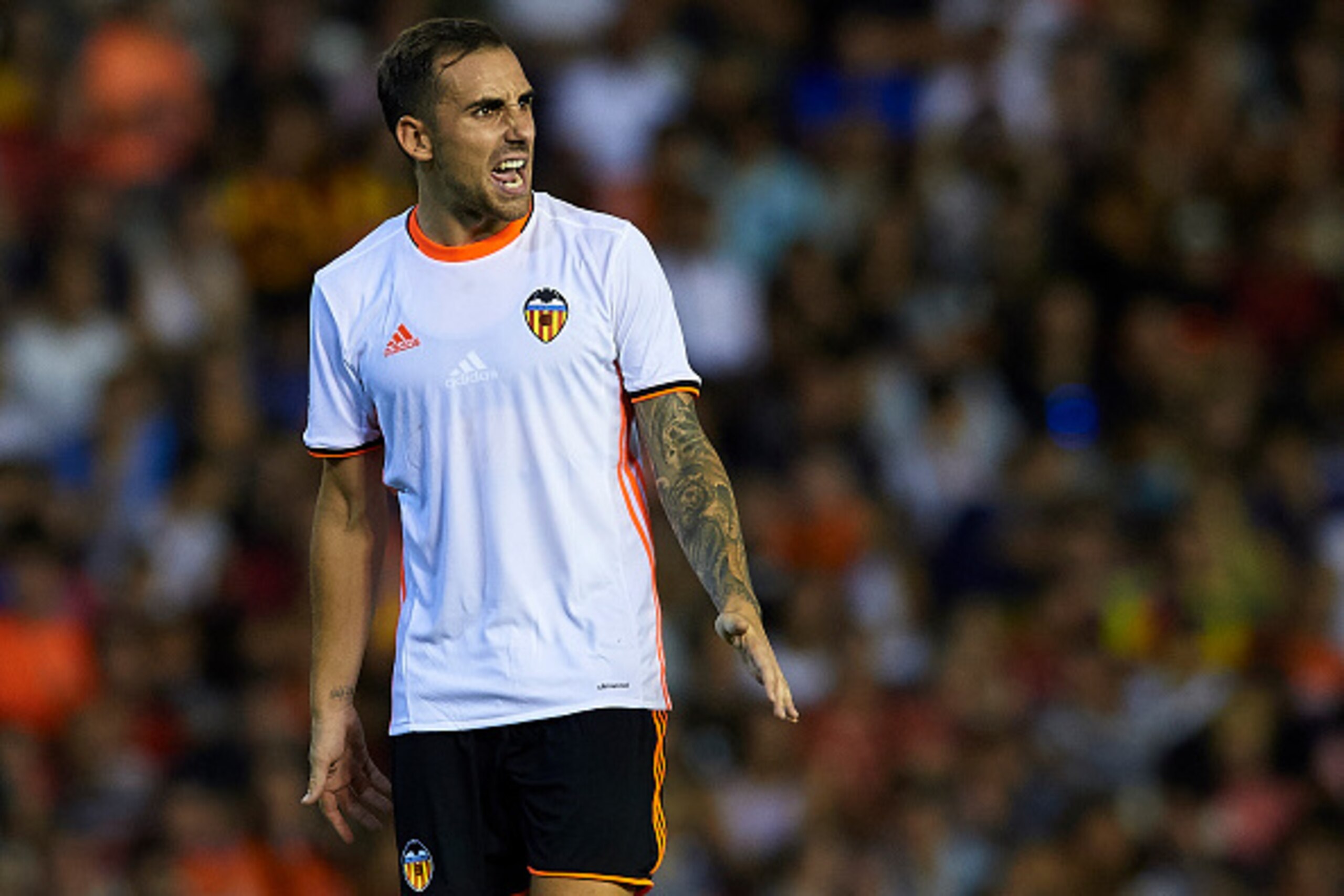 VALENCIA, SPAIN - AUGUST 13:  Paco Alcacer of Valencia reacts during the pre-season friendly match between Valencia CF and AC Fiorentina at Estadio Mestalla on August 13, 2016 in Valencia, Spain.  (Photo by Manuel Queimadelos Alonso/Getty Images)