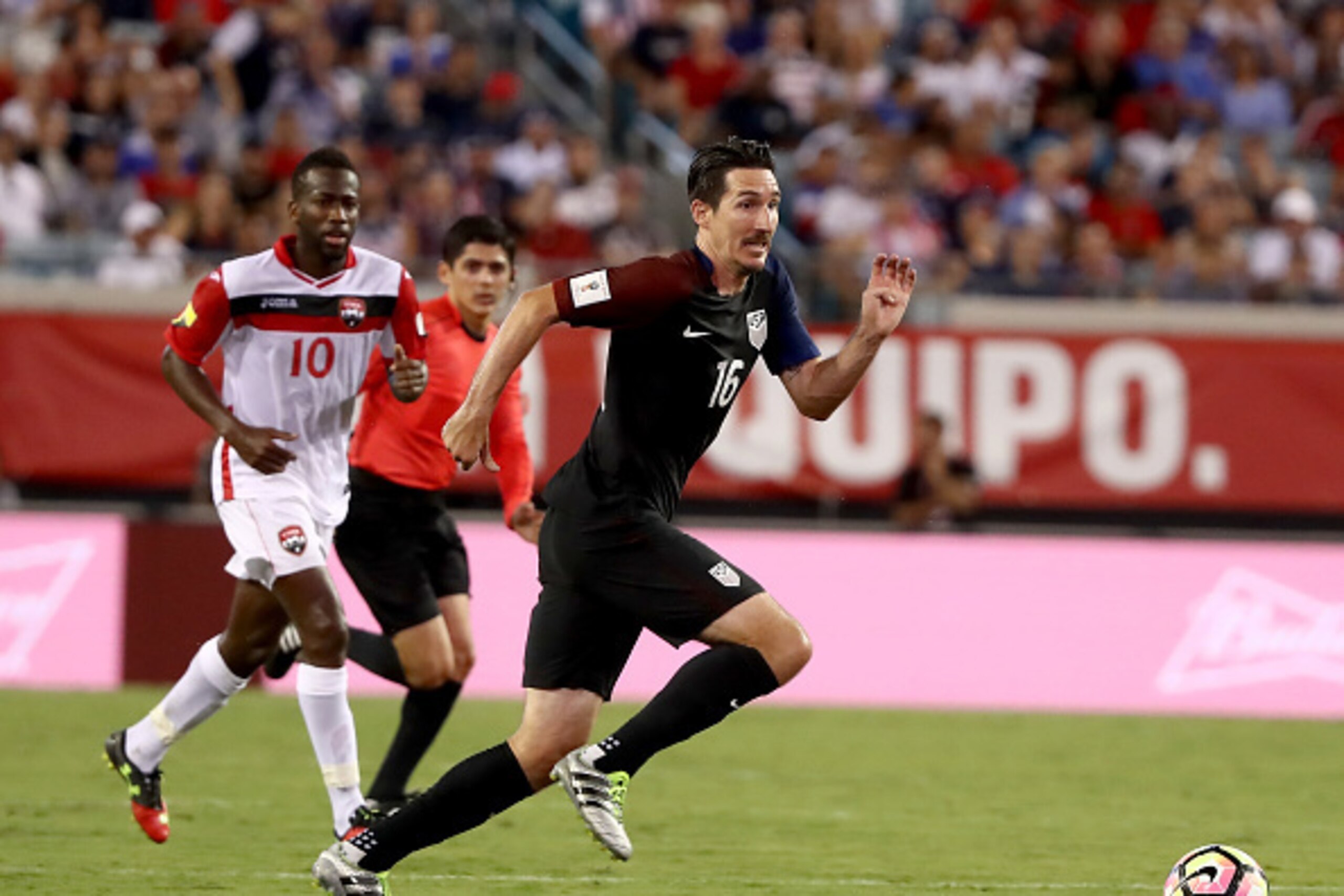 JACKSONVILLE, FL - SEPTEMBER 06:  Sacha Kljestan #16 of the United States drives toward the goal during the FIFA 2018 World Cup Qualifier against Trinidad & Tobago at EverBank Field on September 6, 2016 in Jacksonville, Florida.  (Photo by Sam Greenwood/G