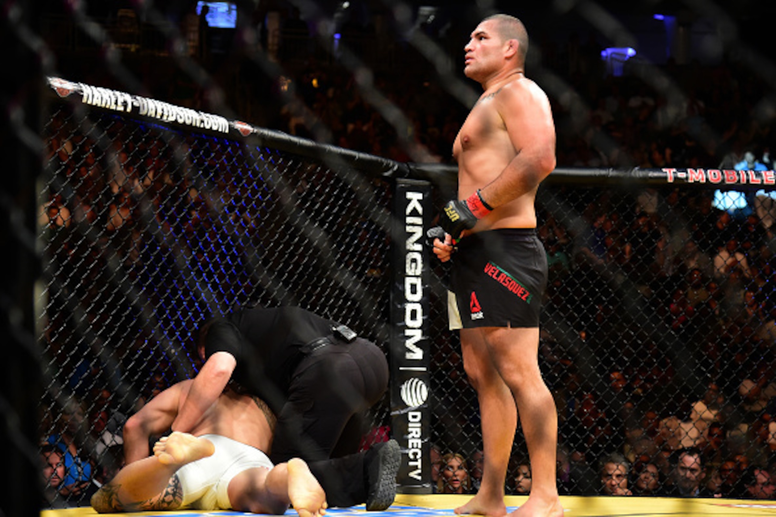 LAS VEGAS, NV - JULY 09: Cain Velasquez reacts after his victory over Travis Browne in their heavyweight bout during the UFC 200 event on July 9, 2016 at T-Mobile Arena in Las Vegas, Nevada. (Photo by Harry How/Zuffa LLC/Zuffa LLC via Getty Images) LAS VEGAS, NV - JULY 09: Cain Velasquez reacts after his victory over Travis Browne in their heavyweight bout during the UFC 200 event on July 9, 2016 at T-Mobile Arena in Las Vegas, Nevada. (Photo by Harry How/Zuffa LLC/Zuffa LLC via Getty Images)