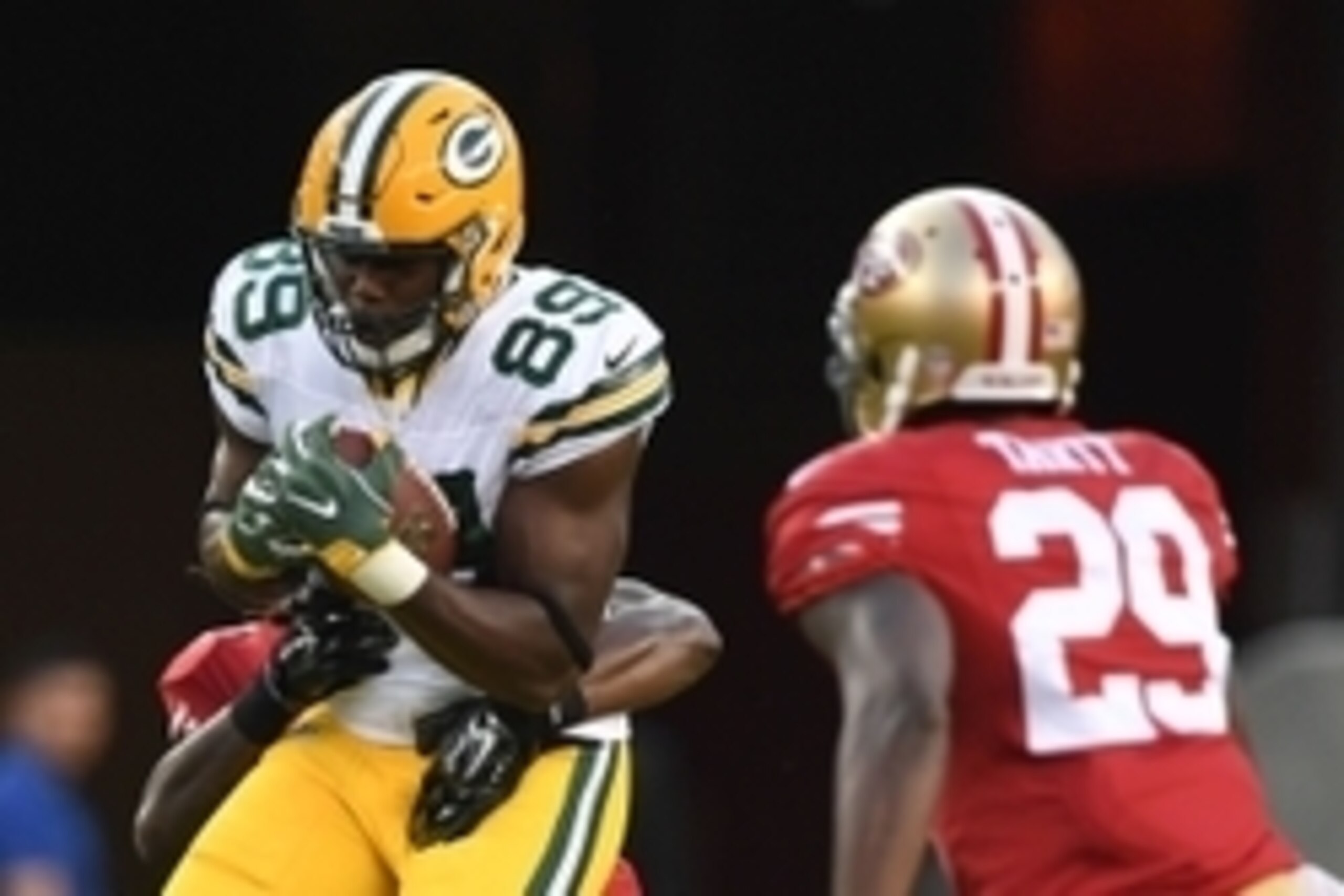 August 26, 2016; Santa Clara, CA, USA; Green Bay Packers tight end Jared Cook (89) runs with the football against San Francisco 49ers strong safety Jaquiski Tartt (29) during the first quarter at Levi's Stadium. Mandatory Credit: Kyle Terada-USA TODAY Spo