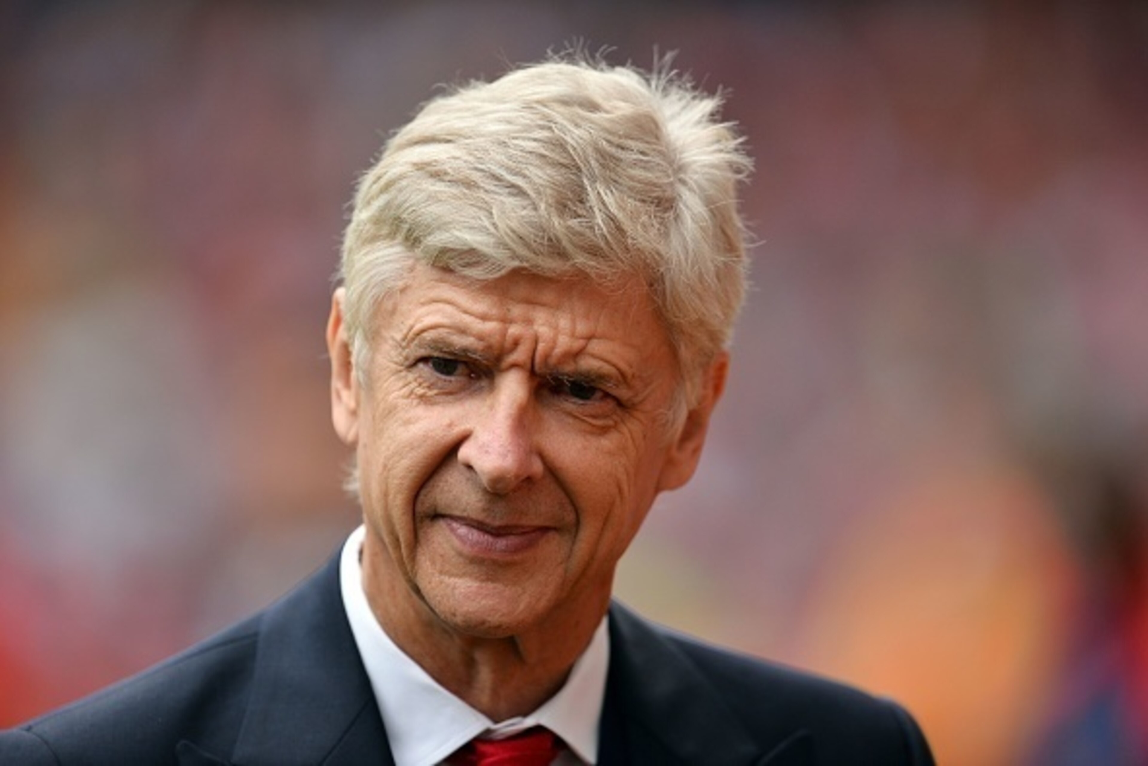 Arsenal's French manager Arsene Wenger arrives ahead of the Charity football match between Arsenal Legends and AC Milan Glorie at The Emirates stadium in London on September 3, 2016. / AFP / Glyn KIRK        (Photo credit should read GLYN KIRK/AFP/Getty I