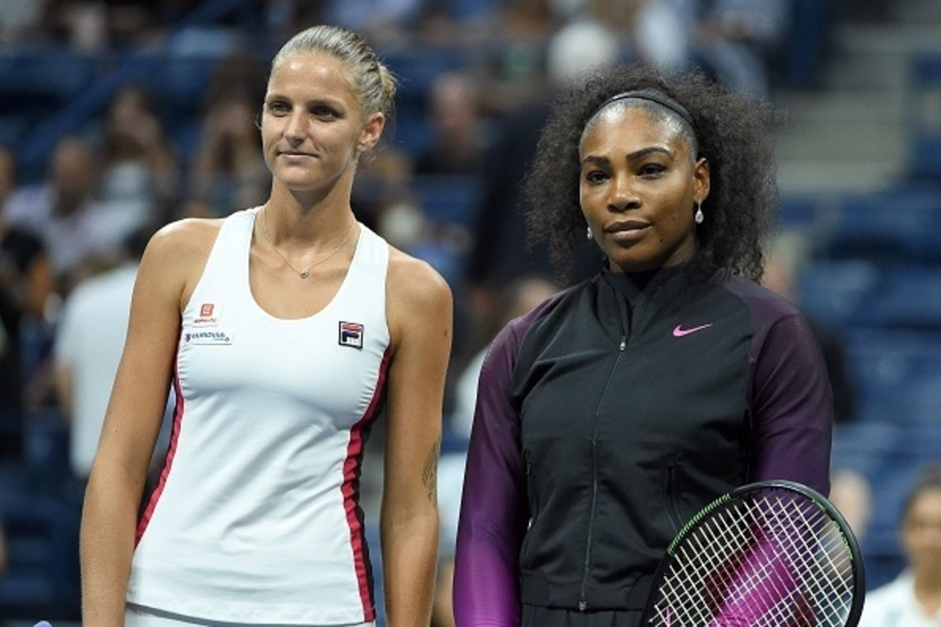 Serena Williams (R) of the US and Karolina Pliskova of Czech Republic pose before the start of their 2016 US Open Womens Singles semifinal match at the USTA Billie Jean King National Tennis Center in New York on September 8, 2016. / AFP / Timothy A. CLARY Serena Williams (R) of the US and Karolina Pliskova of Czech Republic pose before the start of their 2016 US Open Womens Singles semifinal match at the USTA Billie Jean King National Tennis Center in New York on September 8, 2016. / AFP / Timothy A. CLARY