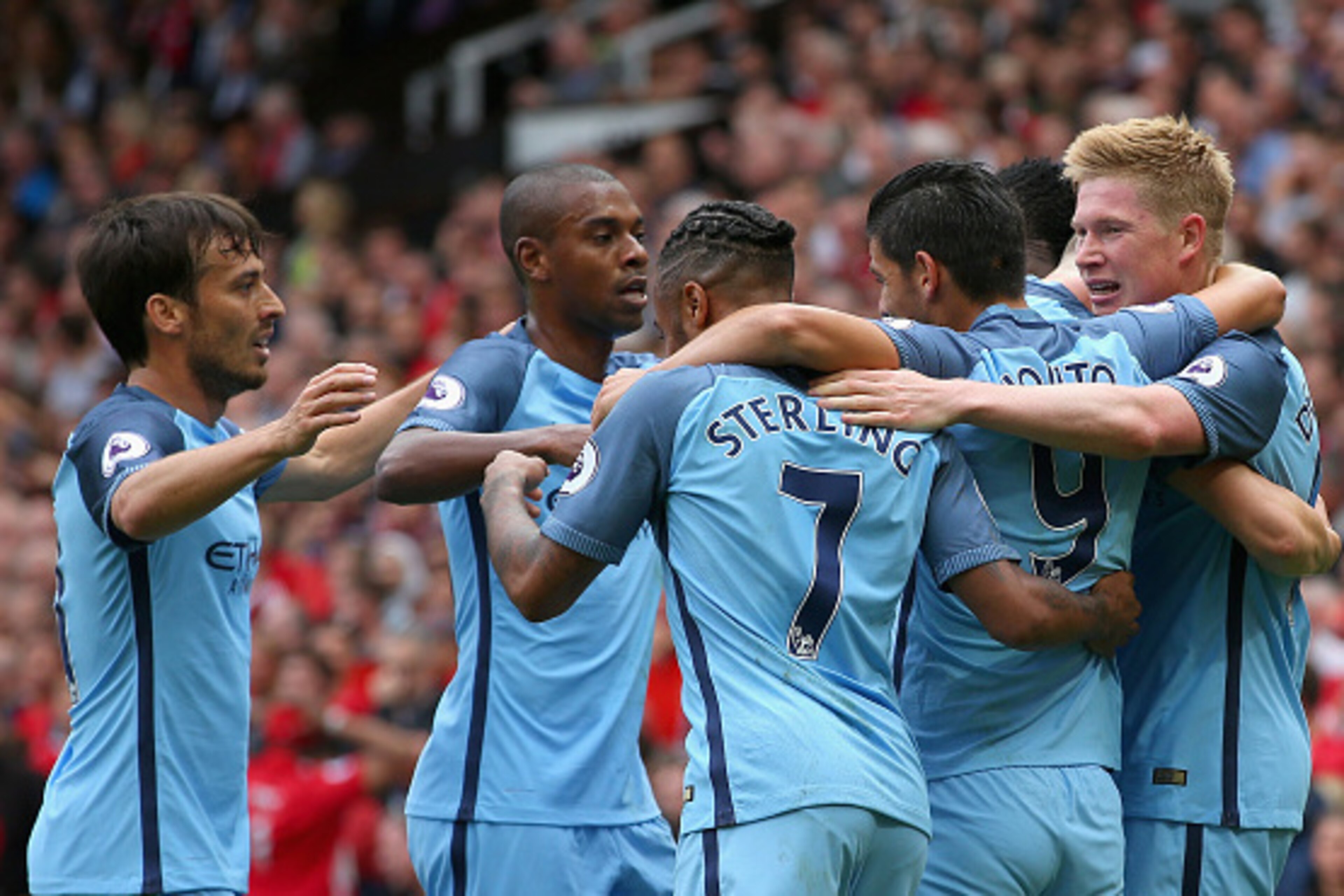 MANCHESTER, ENGLAND - SEPTEMBER 10: Kevin De Bruyne of Manchester City (R) celebrates scoring his sides first goal with his team mates during the Premier League match between Manchester United and Manchester City at Old Trafford on September 10, 2016 in M MANCHESTER, ENGLAND - SEPTEMBER 10: Kevin De Bruyne of Manchester City (R) celebrates scoring his sides first goal with his team mates during the Premier League match between Manchester United and Manchester City at Old Trafford on September 10, 2016 in M