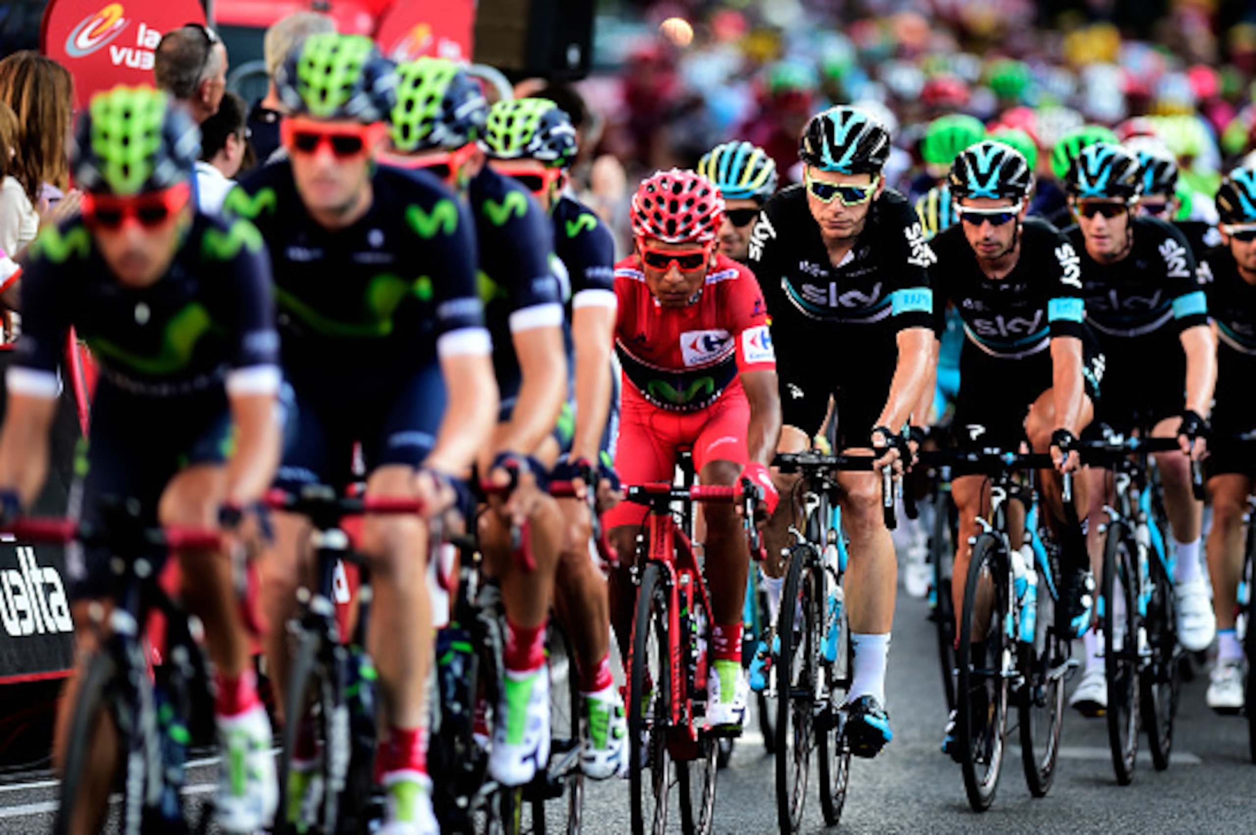 Movistar's Colombian cyclist Nairo Quintana (C) rides during the last stage of the 71st edition of 'La Vuelta' Tour of Spain, a 104.8km route Las Rozas to Madrid, on September 11, 2016. / AFP / JOSE JORDAN        (Photo credit should read JOSE JORDAN/AFP/