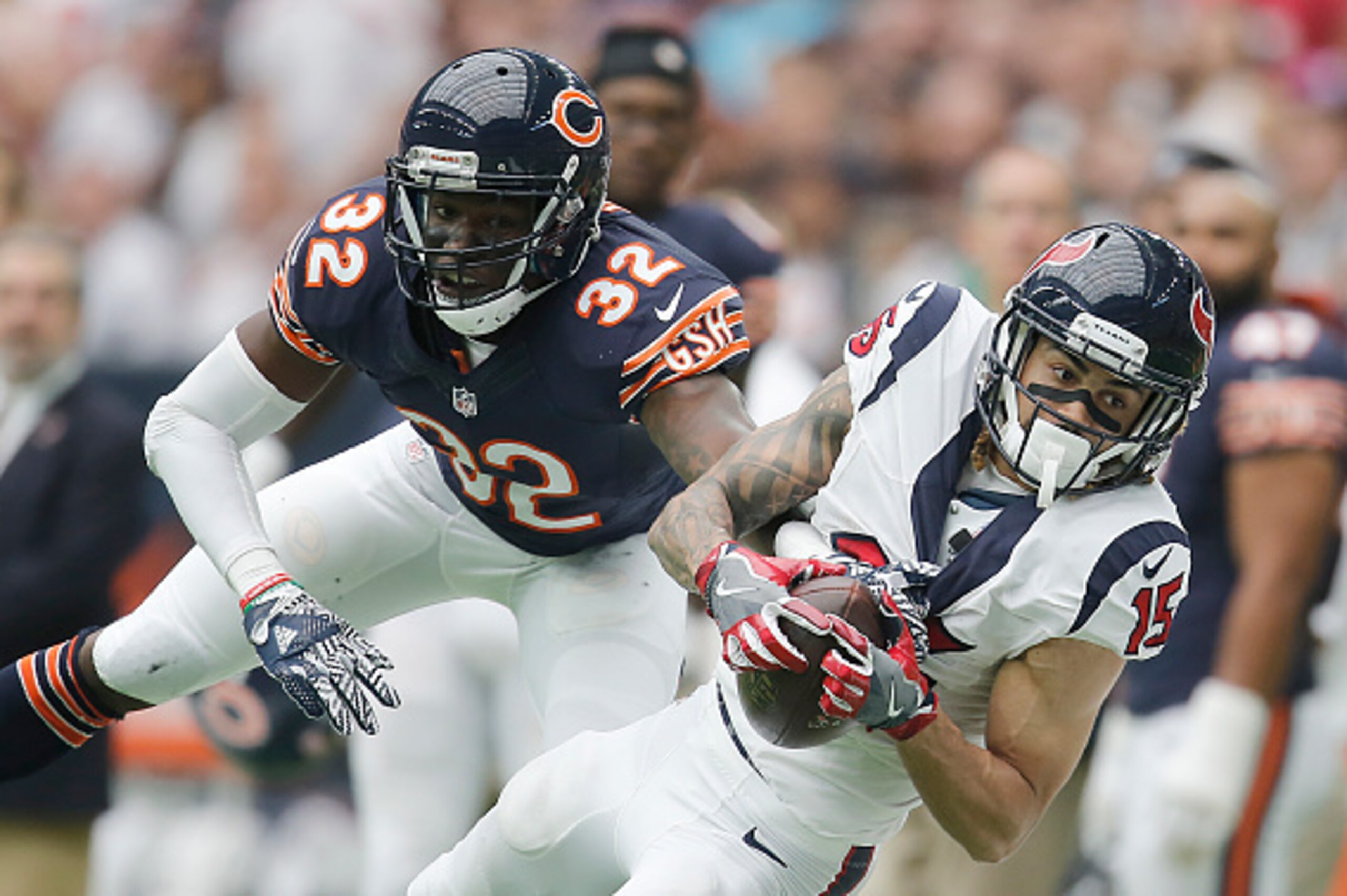 HOUSTON, TX - SEPTEMBER 11: Will Fuller #15 of the Houston Texans a makes a catch against the Deiondre' Hall #32 of the Chicago Bears in the second half at NRG Stadium on September 11, 2016 in Houston, Texas. Texans won 23 to 14. (Photo by Thomas B. Shea/