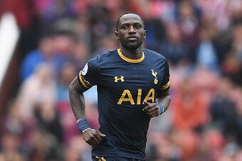 STOKE ON TRENT, ENGLAND - SEPTEMBER 10: Moussa Sissoko of Tottenham Hotspur in action during the Premier League match between Stoke City and Tottenham Hotspur at Britannia Stadium on September 10, 2016 in Stoke on Trent, England.  (Photo by Laurence Griff