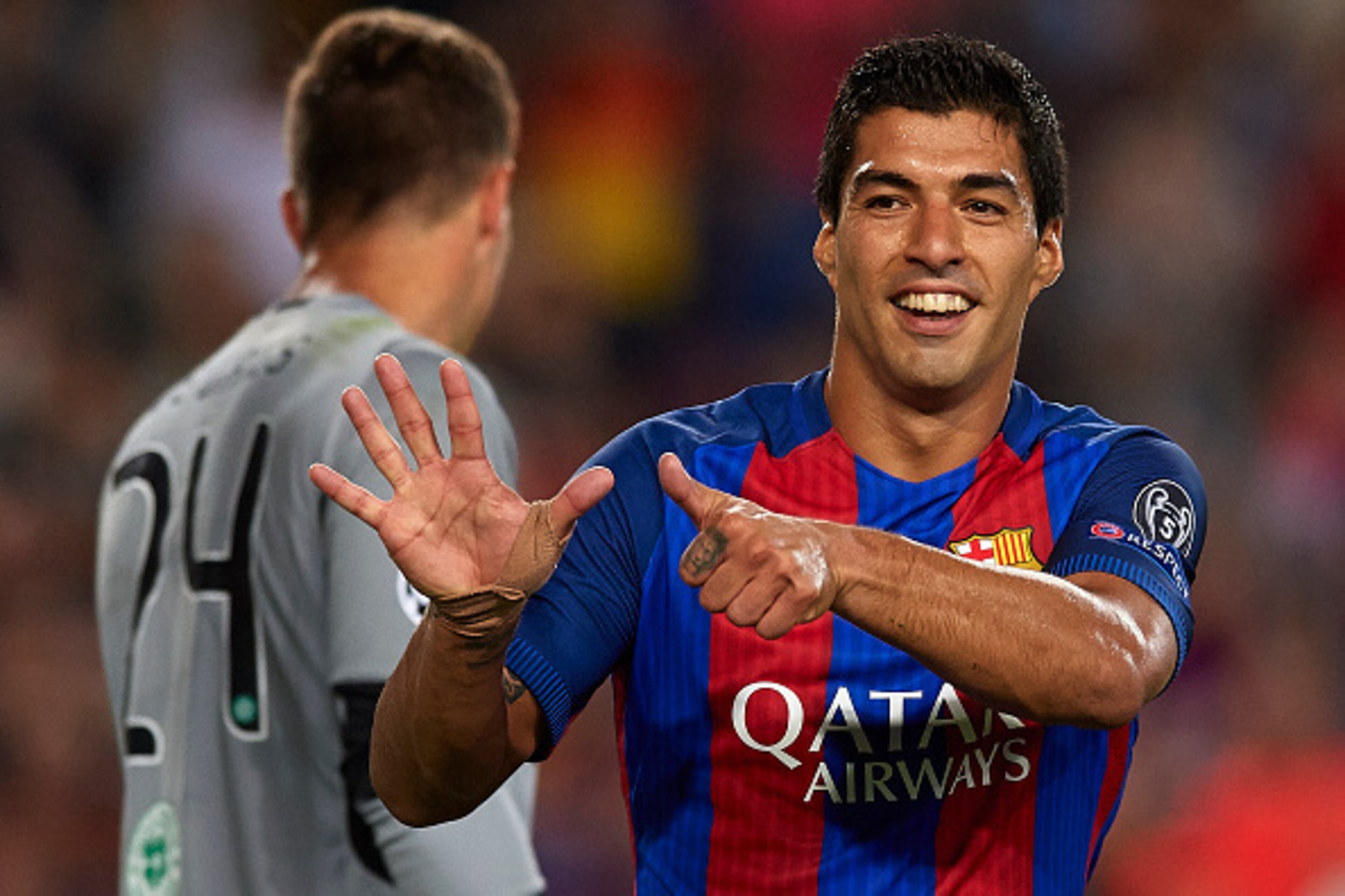 BARCELONA, SPAIN - SEPTEMBER 13:  Luis Suarez of FC Barcelona celebrates scoring his team's sixth goal during the UEFA Champions League Group C match between FC Barcelona and Celtic FC at Camp Nou on September 13, 2016 in Barcelona. Spain. (Photo by Manue