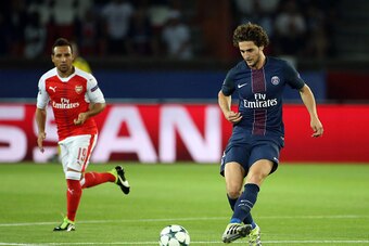 PARIS, FRANCE - SEPTEMBER 13: Adrien Rabiot of PSG in action during the UEFA Champions League group phase match between Paris Saint-Germain and Arsenal FC at Parc des Princes on September 13, 2016 in Paris, France. (Photo by Jean Catuffe/Getty Images)
