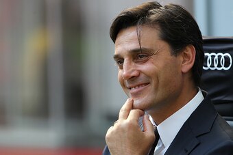 MILAN, ITALY - SEPTEMBER 11:  AC Milan coach Vincenzo Montella looks on before the Serie A match between AC Milan and Udinese Calcio at Stadio Giuseppe Meazza on September 11, 2016 in Milan, Italy.  (Photo by Marco Luzzani/Getty Images)