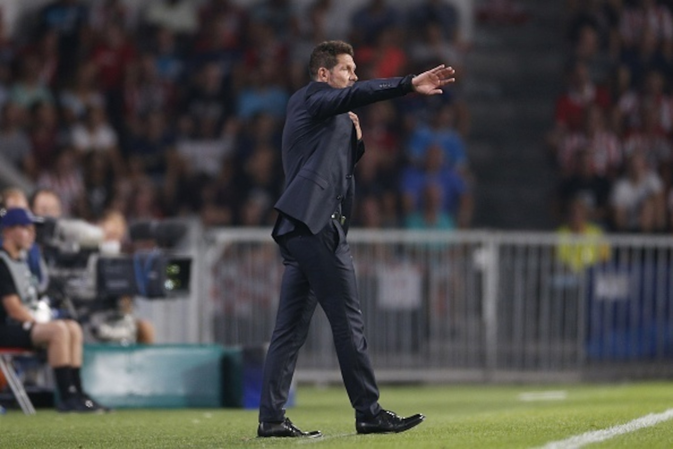 coach Diego Simeone of Club Atletico de Madrid during the UEFA Champions League group D match between PSV Eindhoven and Atletico Madrid on September 13, 2016 at the Philips stadium in Eindhoven, The Netherlands.(Photo by VI Images via Getty Images)