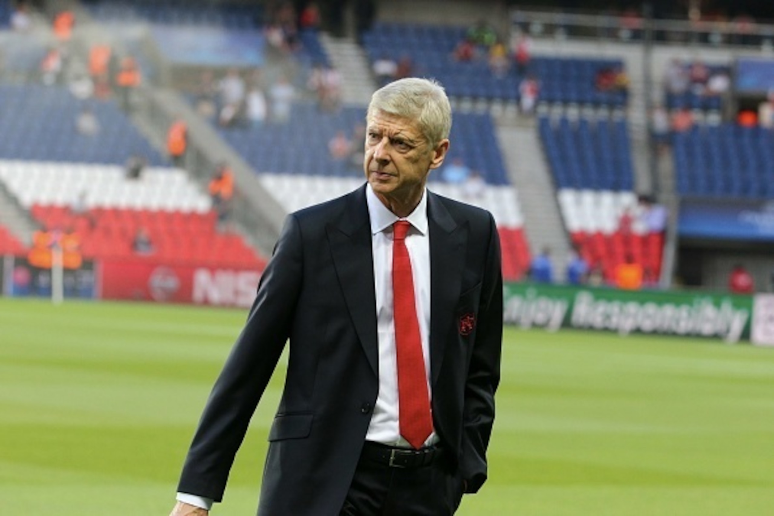PARIS, FRANCE - SEPTEMBER 13: Head coach Arsene Wenger of Arsenal FC during the UEFA Champions League group A between Paris Saint-Germain and Arsenal FC at Parc Des Princes on september 13, 2016 in Paris, France. (Photo by Xavier Laine/Getty Images) PARIS, FRANCE - SEPTEMBER 13: Head coach Arsene Wenger of Arsenal FC during the UEFA Champions League group A between Paris Saint-Germain and Arsenal FC at Parc Des Princes on september 13, 2016 in Paris, France. (Photo by Xavier Laine/Getty Images)
