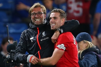 LONDON, ENGLAND - SEPTEMBER 16: Jurgen Klopp manager of Liverpool celebrates with Jordan Henderson of Liverpool after the Premier League match between Chelsea and Liverpool at Stamford Bridge on September 16, 2016 in London, England. (Photo by Catherine I