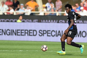BERGAMO, ITALY - SEPTEMBER 11:  Franck Kessie of Atalanta BC in action during the Serie a match between Atalanta BC and FC Torino at Stadio Atleti Azzurri d'Italia on September 11, 2016 in Bergamo, Italy.  (Photo by Pier Marco Tacca/Getty Images)