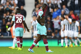 WEST BROMWICH, ENGLAND - SEPTEMBER 17:  Michail Antonio of West Ham United shows dejection after his side concdede a goal during the Premier League match between West Bromwich Albion and West Ham United at The Hawthorns on September 17, 2016 in West Bromw