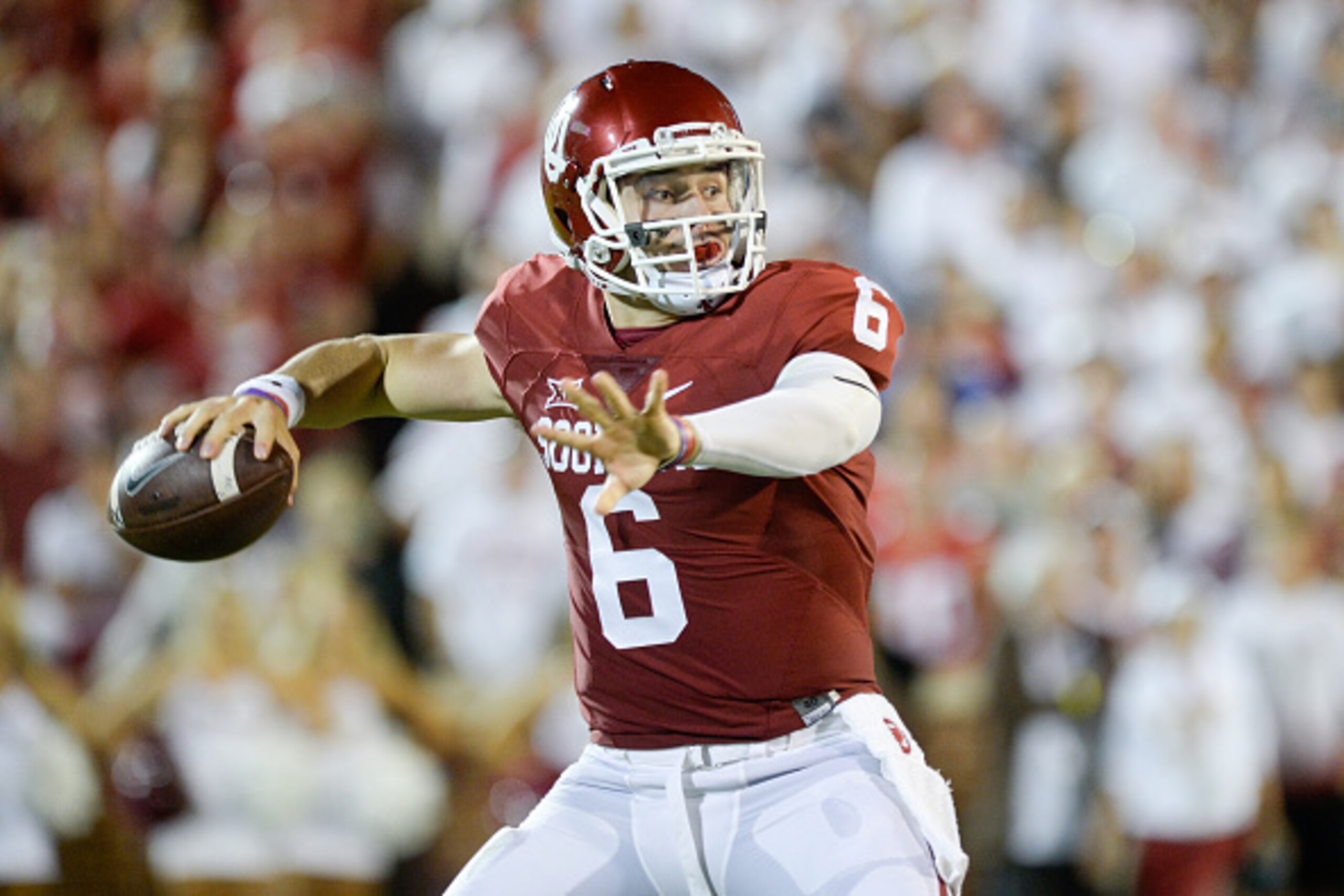NORMAN, OK - SEPTEMBER 17: Baker Mayfield #6 of the Oklahoma Sooners throws a pass against the Ohio State Buckeyes at Gaylord Family Oklahoma Memorial Stadium on September 17, 2016 in Norman, Oklahoma. (Photo by Joshua Gateley/Getty Images)