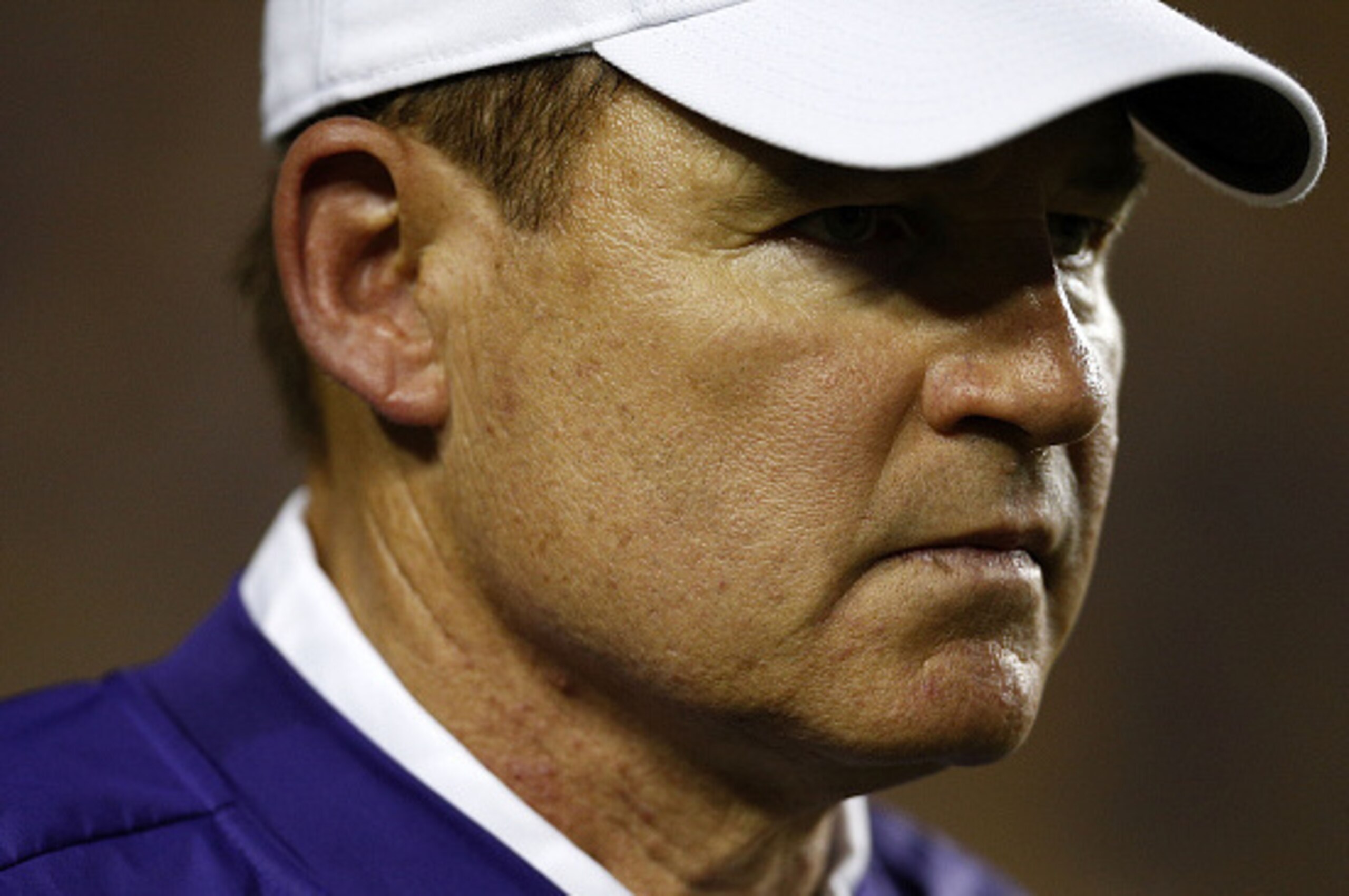 BATON ROUGE, LA - SEPTEMBER 10:  Head coach Les Miles of the LSU Tigers reacts during a game at Tiger Stadium on September 10, 2016 in Baton Rouge, Louisiana.  (Photo by Jonathan Bachman/Getty Images)
