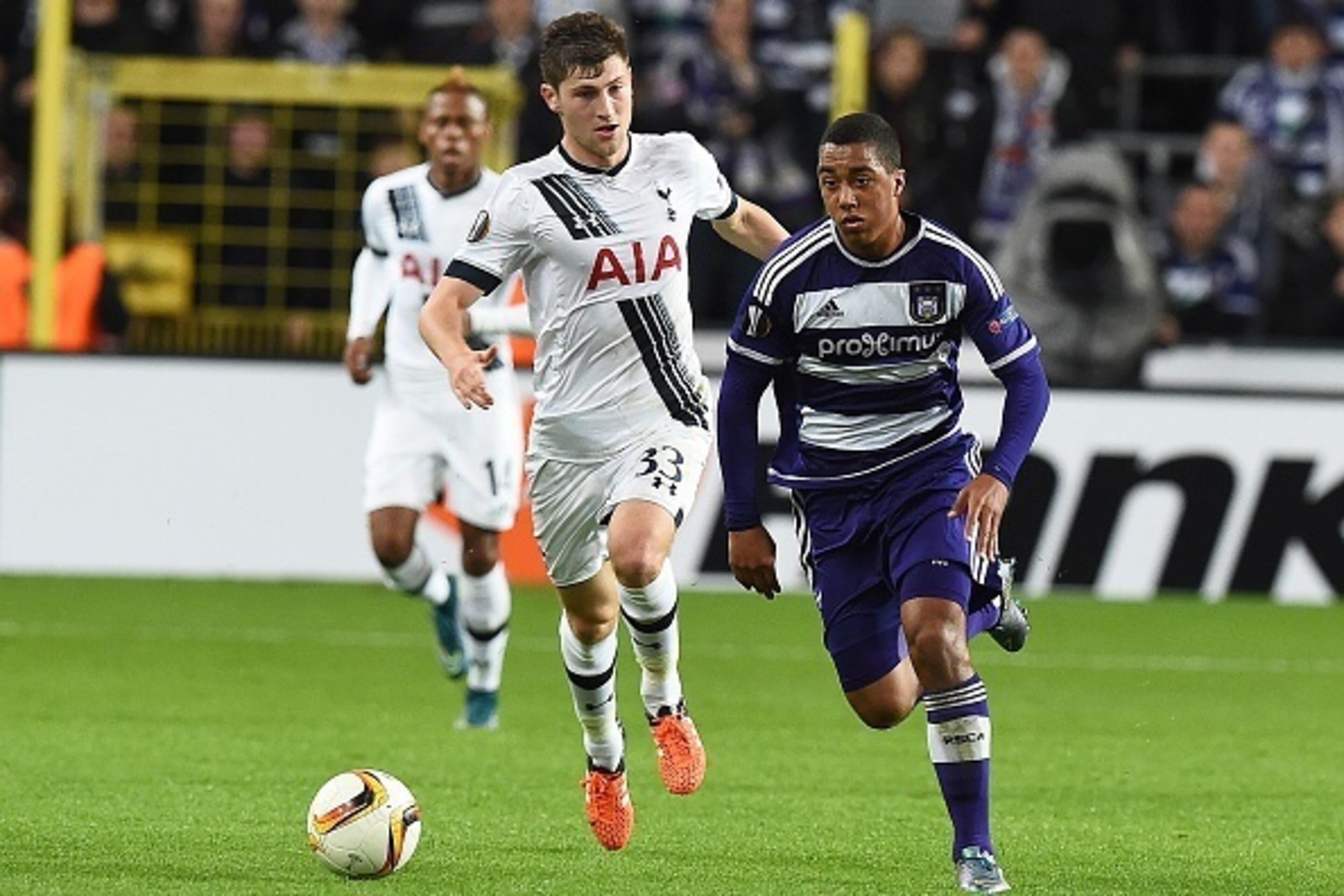 Tottenham's Ben Davis (L) and Anderlecht's Youri Tielemans  vie or the ball during the UEFA Europa League Group J football match between RSC Anderlecht and Tottenham Hotspur FC at the Constant Vanden Stock Stadium in Brussels, on October 22, 2015. AFP PHO