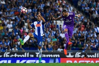 BARCELONA, SPAIN - SEPTEMBER 18:  Karim Benzema of Real Madrid CF scores a disallowed goal during the La Liga match between RCD Espanyol and Real Madrid CF at the RCDE stadium on September 18, 2016 in Barcelona, Spain.  (Photo by David Ramos/Getty Images)