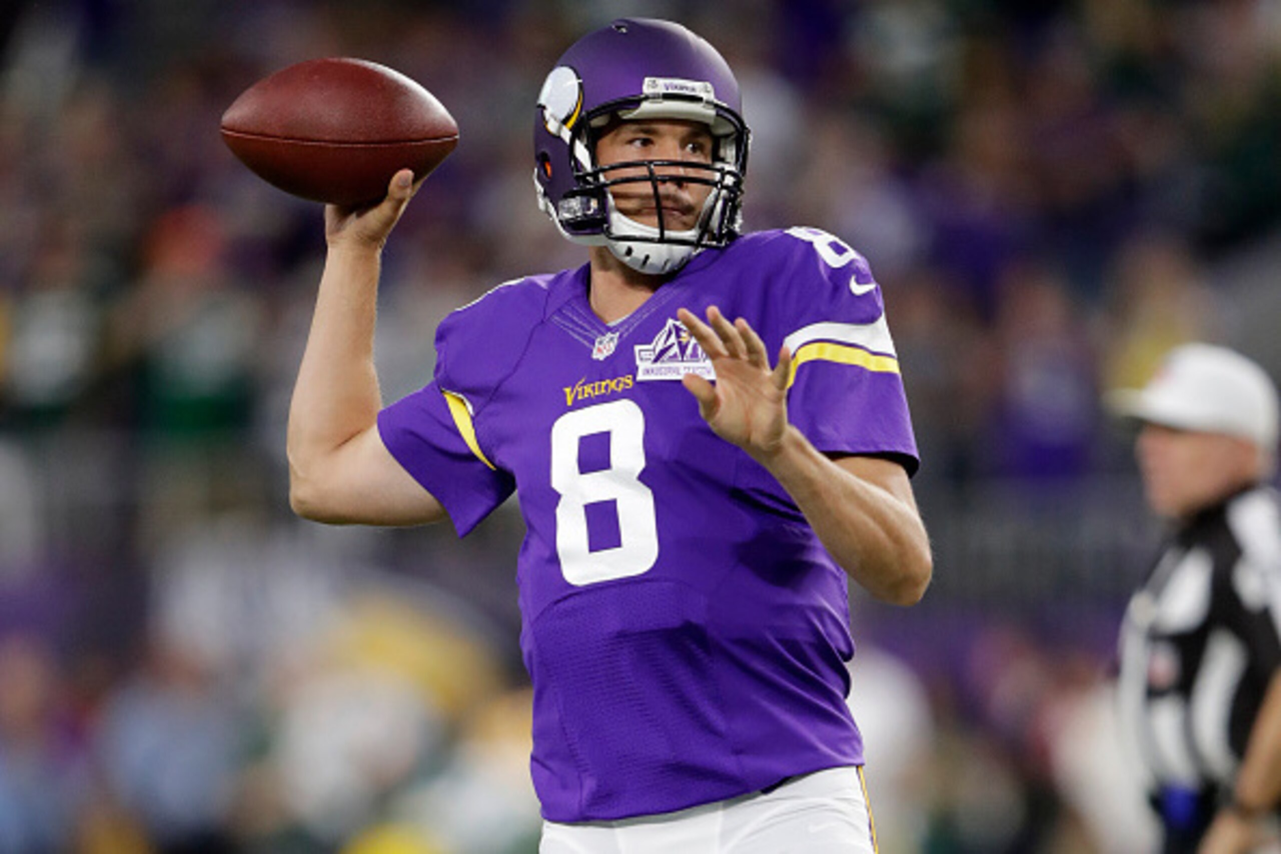 MINNEAPOLIS, MN - SEPTEMBER 18: Sam Bradford #8 of the Minnesota Vikings warms up on field before game a game vs the Green Bay Packers on September 18, 2016 at US Bank Stadium in Minneapolis, Minnesota. (Photo by Jamie Squire/Getty Images)