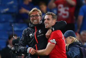 LONDON, ENGLAND - SEPTEMBER 16: Jurgen Klopp manager of Liverpool celebrates with Jordan Henderson of Liverpool after the Premier League match between Chelsea and Liverpool at Stamford Bridge on September 16, 2016 in London, England. (Photo by Catherine I