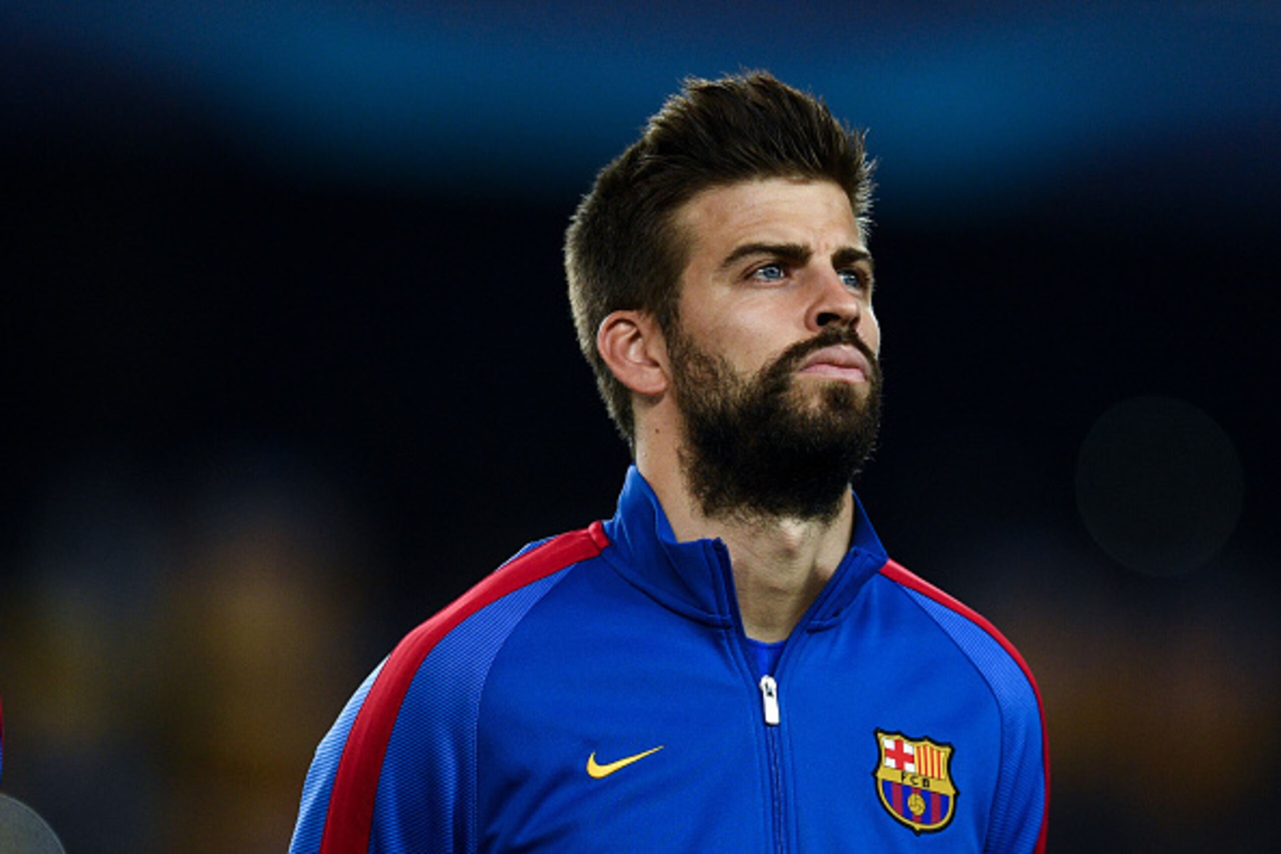 BARCELONA, SPAIN - SEPTEMBER 13:  Gerard Pique of FC Barcelona looks on prior to the UEFA Champions League Group C match between FC Barcelona and Celtic FC at Camp Nou on September 13, 2016 in Barcelona, .  (Photo by David Ramos/Getty Images)