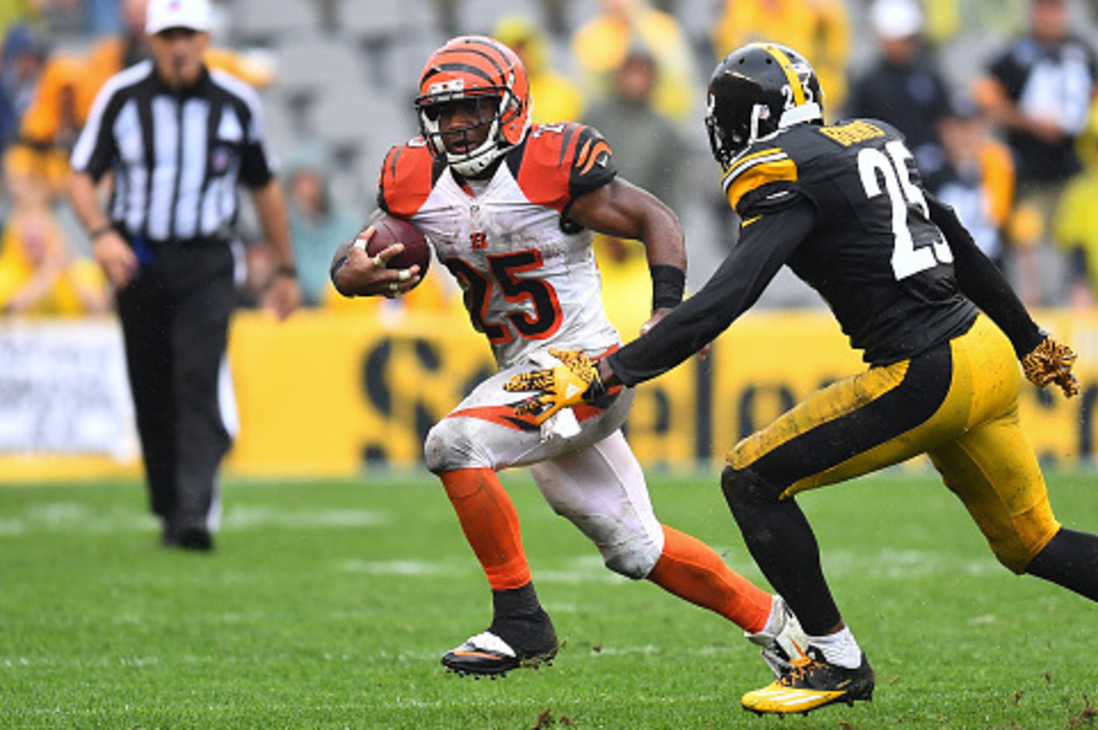 PITTSBURGH, PA - SEPTEMBER 18: Giovani Bernard #25 of the Cincinnati Bengals rushes against Artie Burns #25 of the Pittsburgh Steelers in the second half during the game at Heinz Field on September 18, 2016 in Pittsburgh, Pennsylvania. (Photo by Joe Sarg PITTSBURGH, PA - SEPTEMBER 18: Giovani Bernard #25 of the Cincinnati Bengals rushes against Artie Burns #25 of the Pittsburgh Steelers in the second half during the game at Heinz Field on September 18, 2016 in Pittsburgh, Pennsylvania. (Photo by Joe Sarg