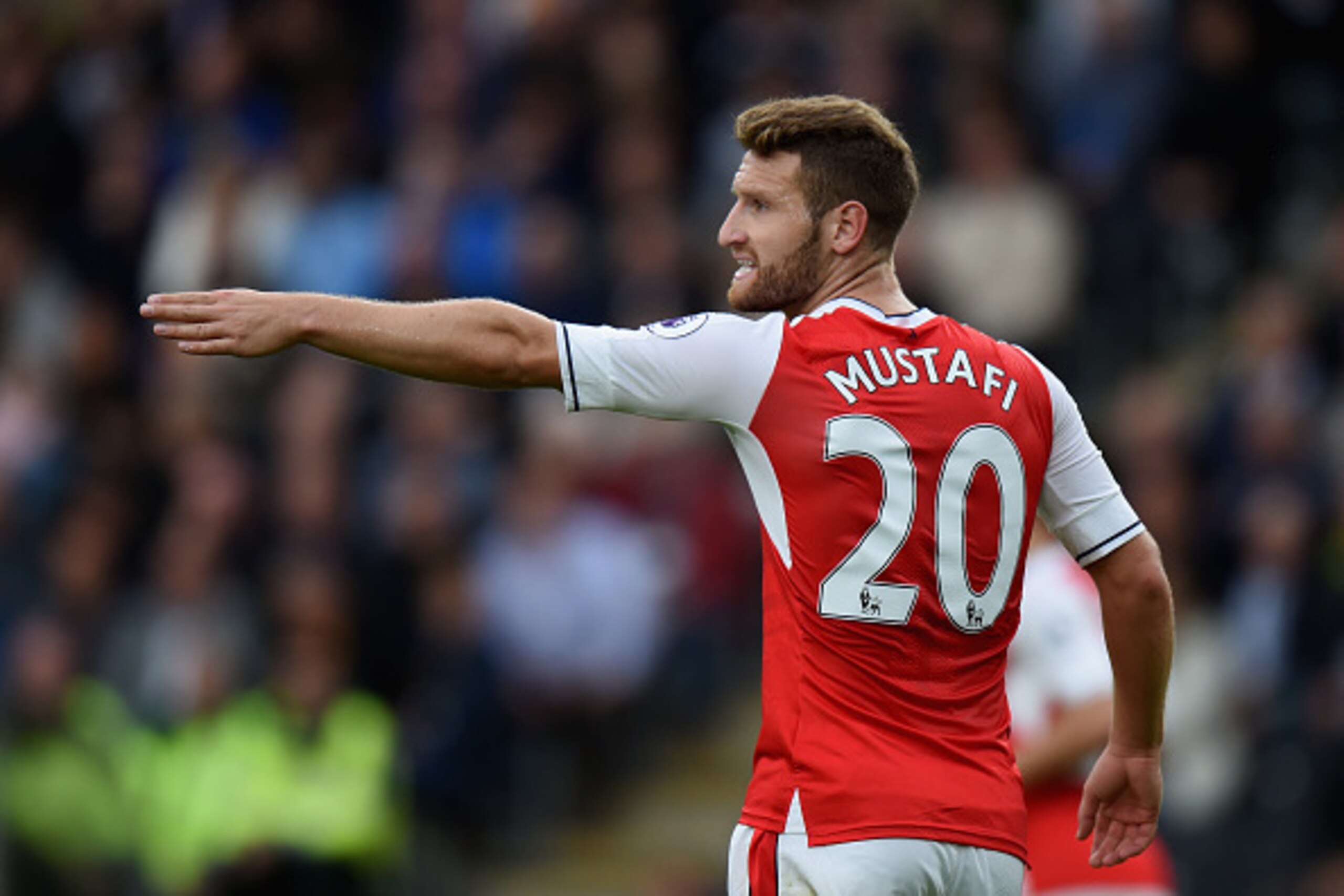 HULL, ENGLAND - SEPTEMBER 17:  Shkodran Mustafi of Arsenal during the Premier League match between Hull City and Arsenal at KCOM Stadium on September 17, 2016 in Hull, England.  (Photo by Tony Marshall/Getty Images)