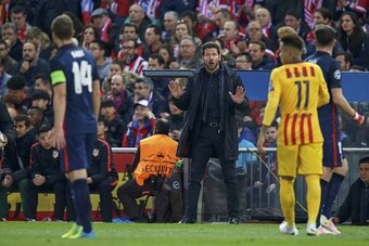 (L-R) Gabi of Club Atletico de Madrid, coach Diego Simeone of Club Atletico de Madrid, Neymar of FC Barcelona, Gabi of Club Atletico de Madrid during the UEFA Champions League quarter-final match between  Atletico Madrid and FC Barcelona on April 13, 2016