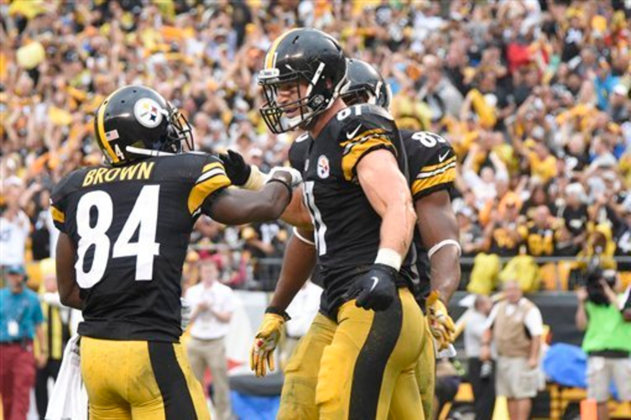 Look for Antonio Brown to tear up the Eagles.