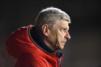 NOTTINGHAM, ENGLAND - SEPTEMBER 20:  Arsene Wenger, Manager of Arsenal looks on during the EFL Cup Third Round match between Nottingham Forest and Arsenal at City Ground on September 20, 2016 in Nottingham, England.  (Photo by Laurence Griffiths/Getty Ima