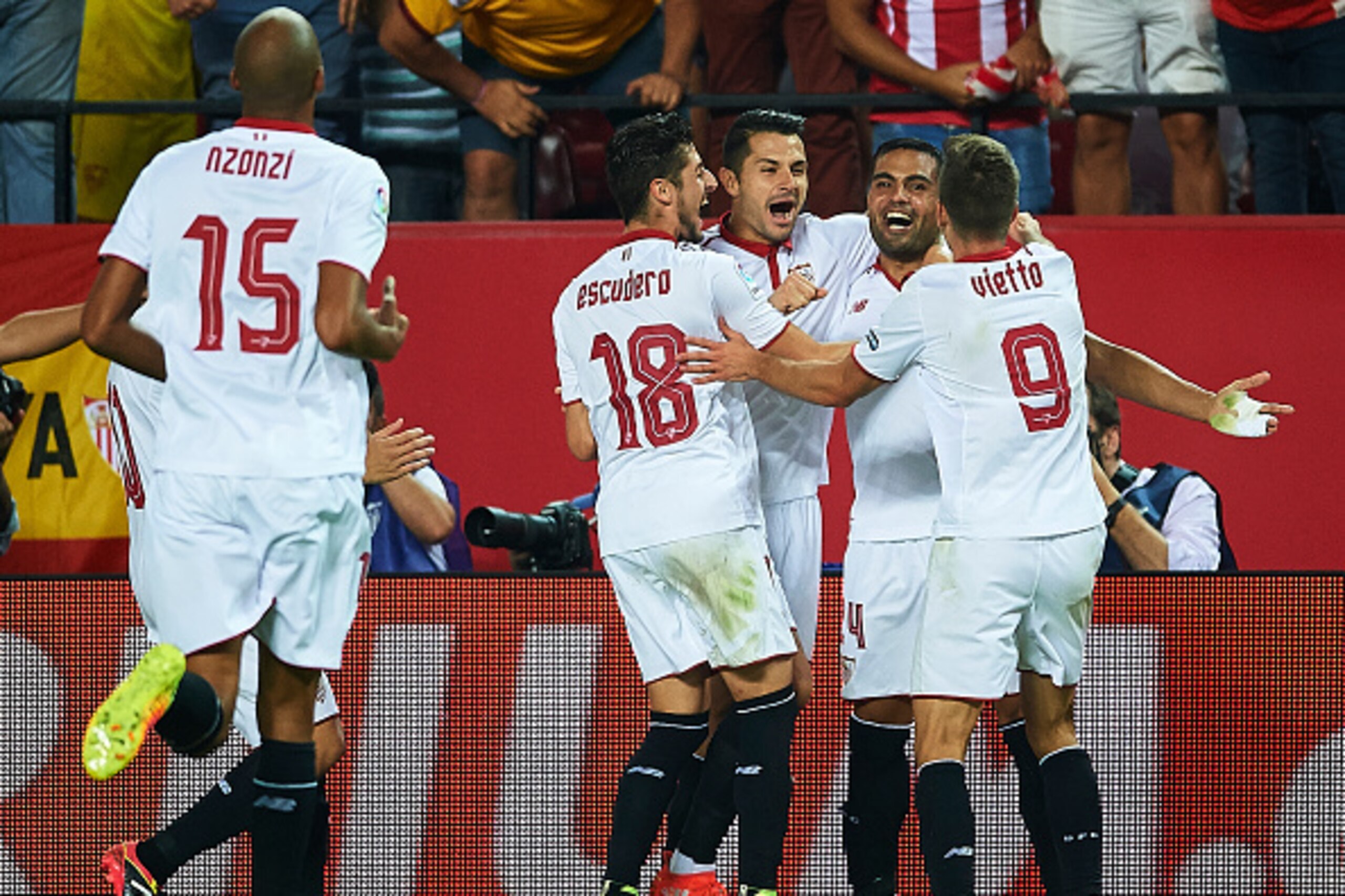 SEVILLE, SPAIN - SEPTEMBER 20:  Gabriel Mercado of Sevilla FC celebrates after scoring during the match between Sevilla FC vs Real Betis Balompie as part of La Liga at Estadio Ramon Sanchez Pizjuan on September 20, 2016 in Seville, Spain.  (Photo by Aitor