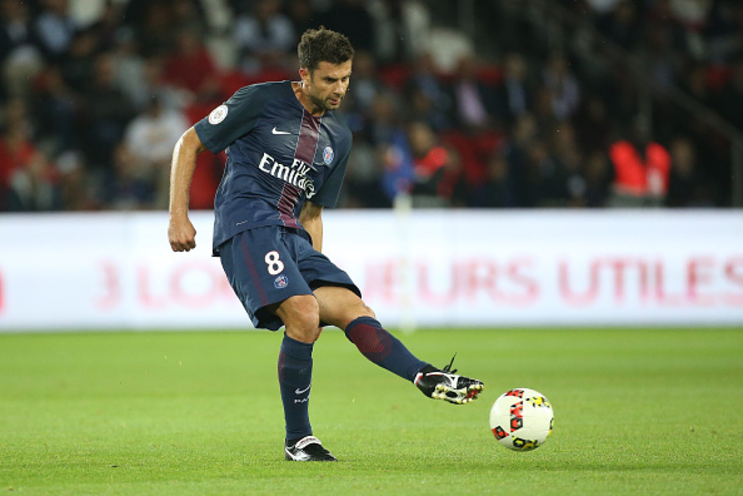 PARIS, FRANCE - SEPTEMBER 20: Thiago Motta of PSG in action during the French Ligue 1 football match between Paris Saint-Germain (PSG) and Dijon FCO at Parc des Princes on September 20, 2016 in Paris, France. (Photo by Jean Catuffe/Getty Images)
